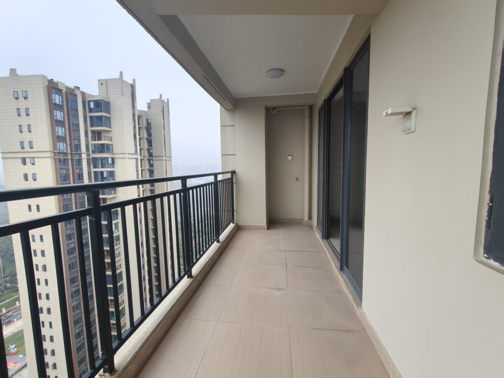 碧桂园梓山府  3室2厅2卫    1600.0元/月室内图