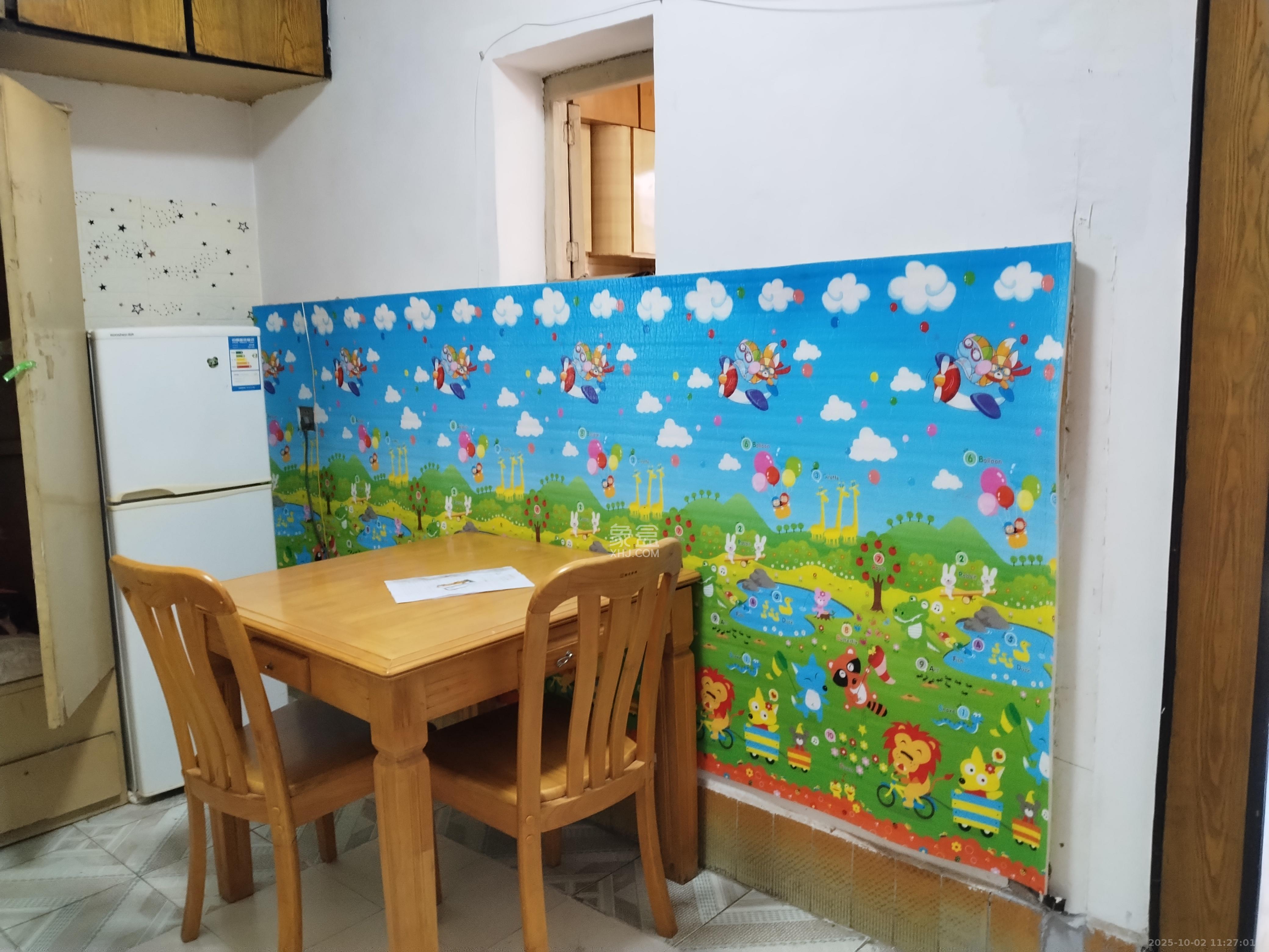 燕山街社区  1室1厅1卫    1300.0元/月室内图