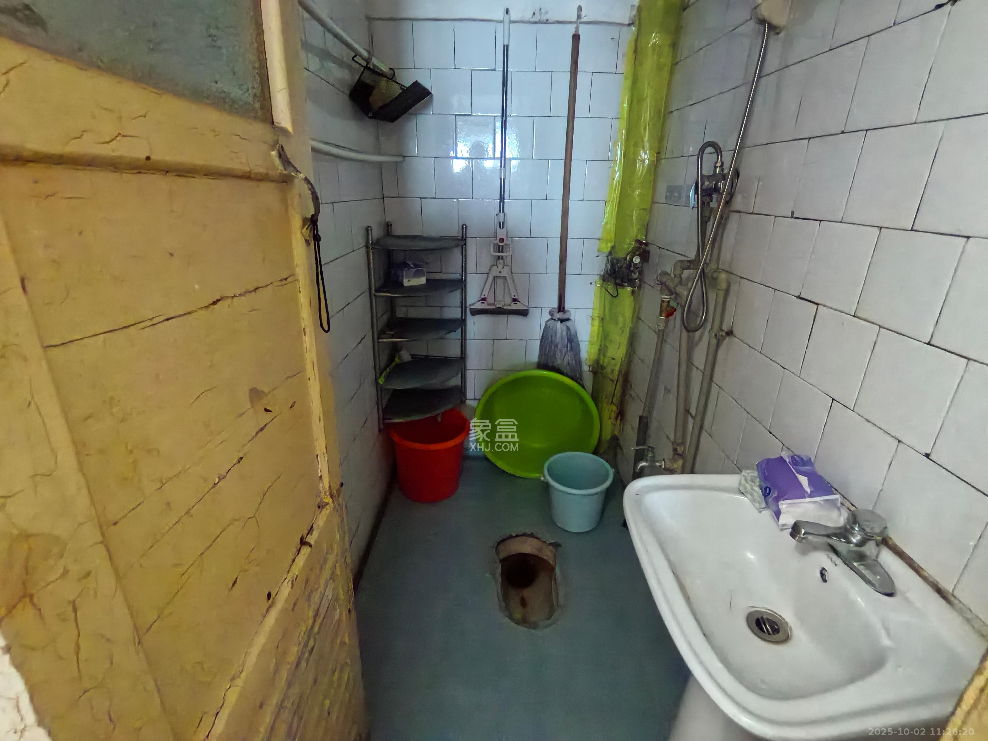 中建五局信和苑二区 2室1厅1卫 1100.0元/月 中建五局信和苑二区 2室1厅1卫 1100.0元/月室内图