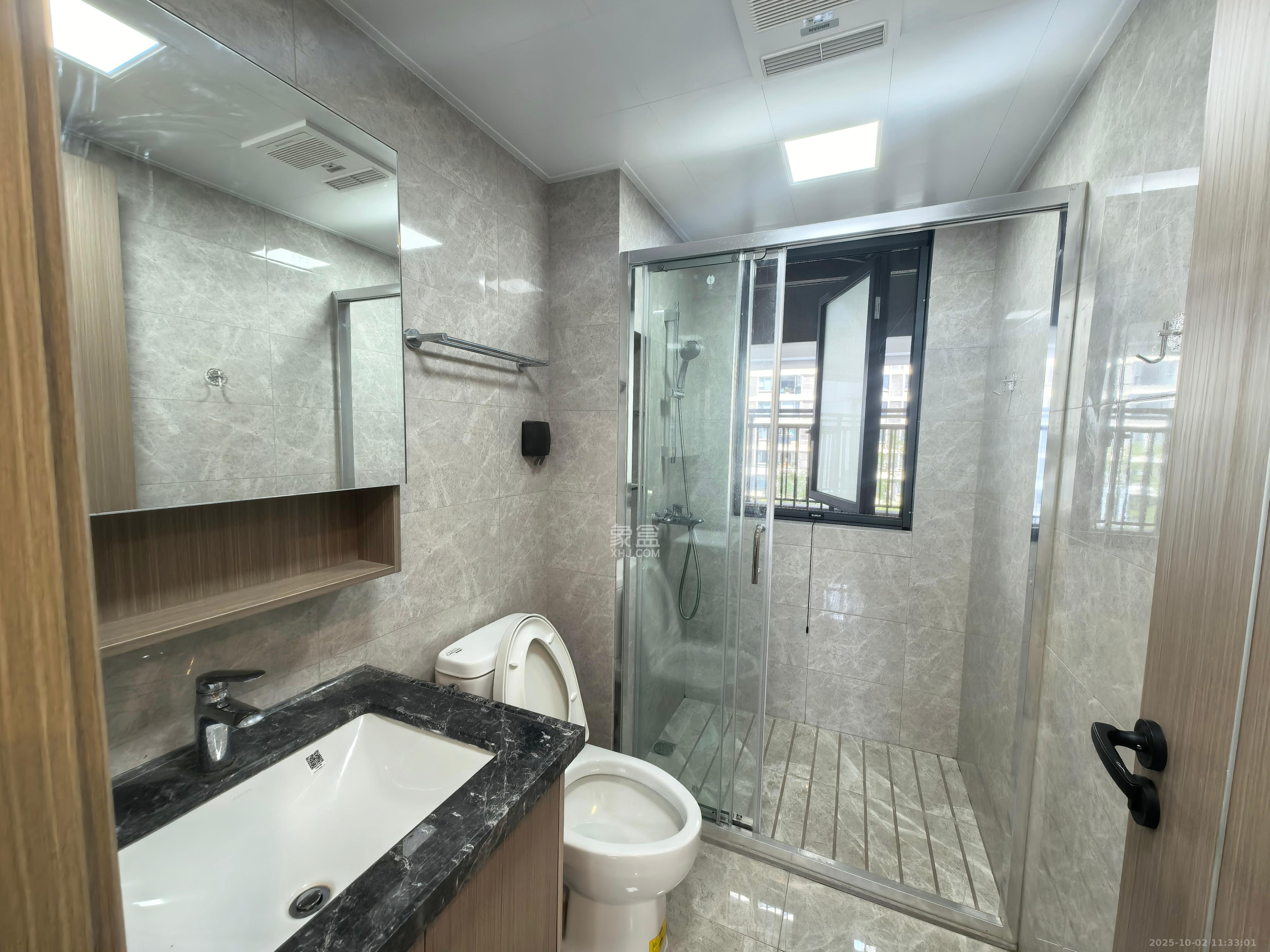 中海麓山境北区 3室2厅2卫 2700.0元/月 中海麓山境北区 3室2厅2卫 2700.0元/月室内图