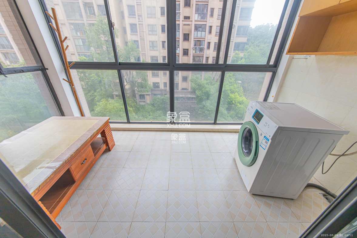 保利花园 2室2厅1卫 2200.0元/月 保利花园 2室2厅1卫 2200.0元/月室内图