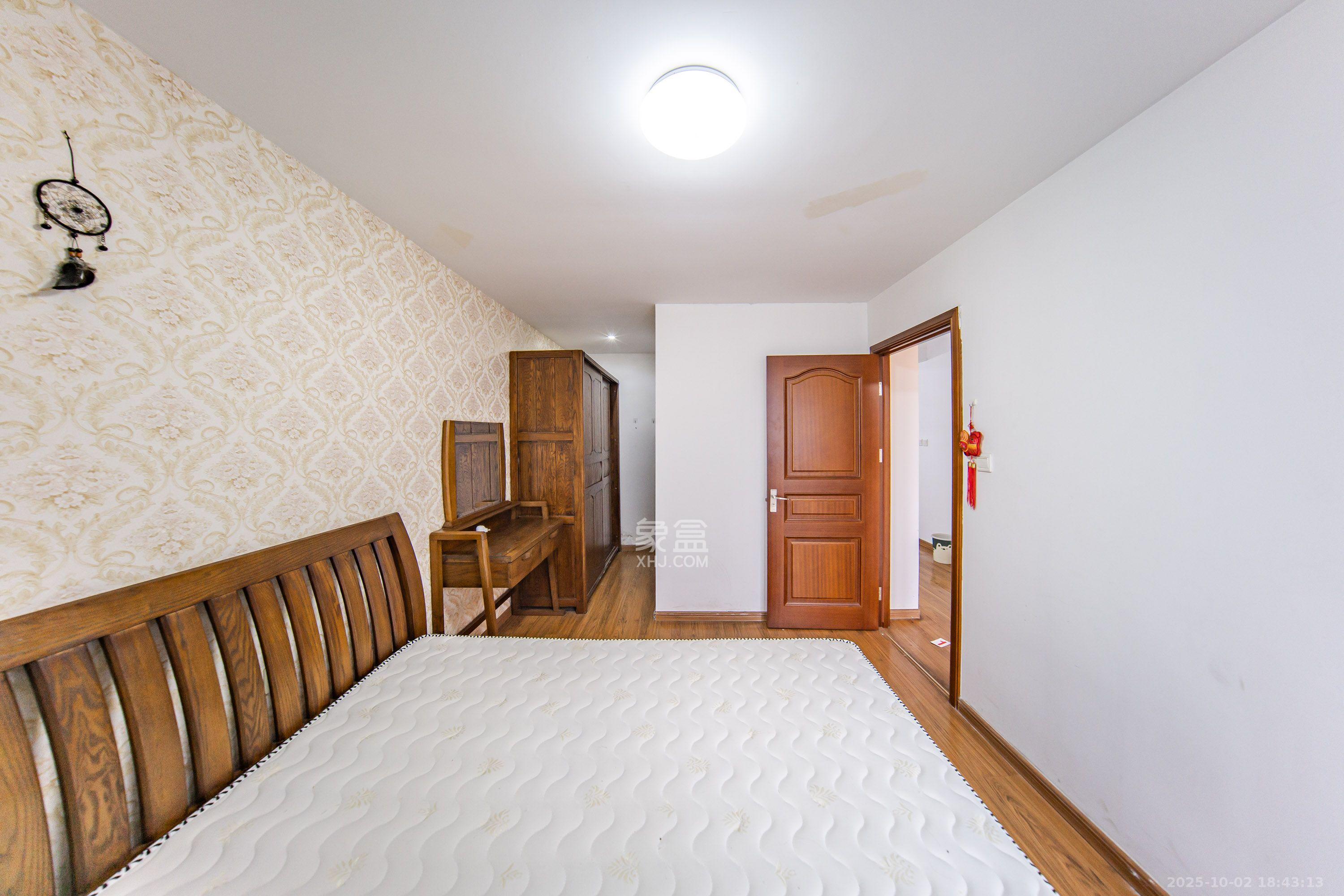 阳光100三期 4室2厅2卫 2600.0元/月 阳光100三期 4室2厅2卫 2600.0元/月室内图