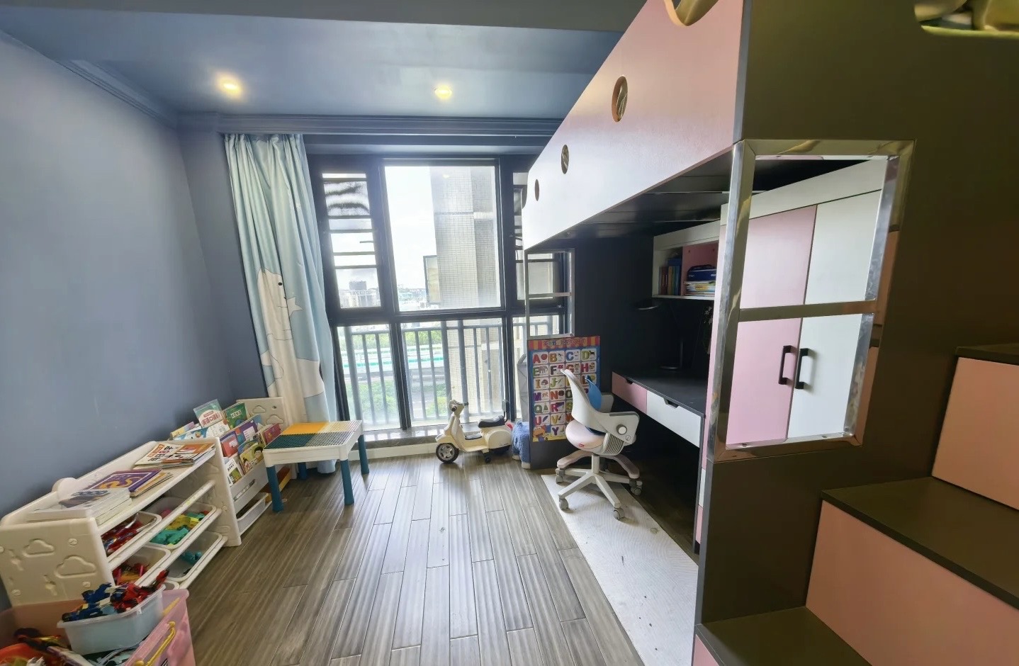 蓝城一号 4室2厅2卫 6000.0元/月 蓝城一号 4室2厅2卫 6000.0元/月室内图