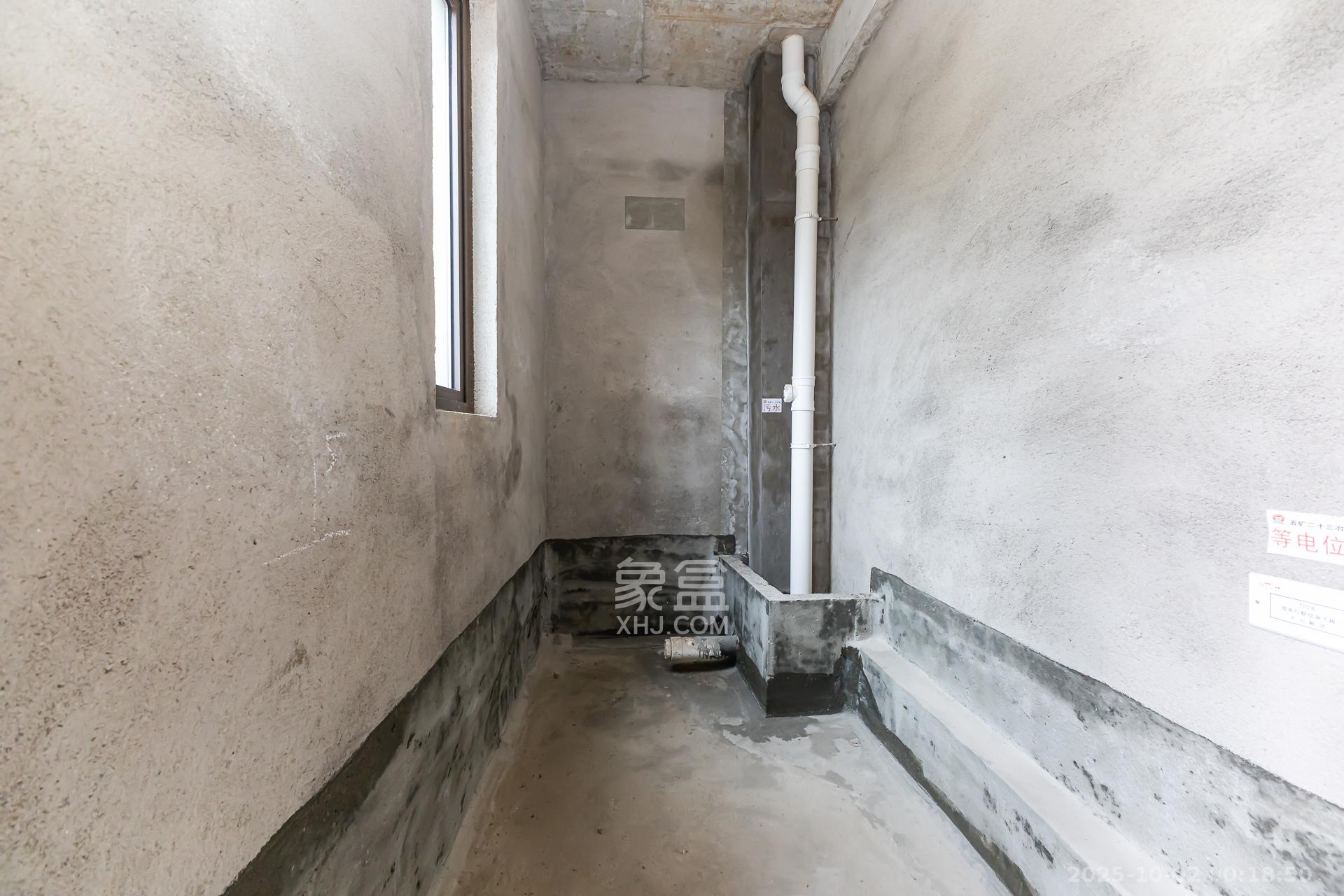 龙湖璟宸原著(龙湖紫宸) 5室2厅4卫 285.0万 龙湖璟宸原著(龙湖紫宸) 5室2厅4卫 285.0万卫生间