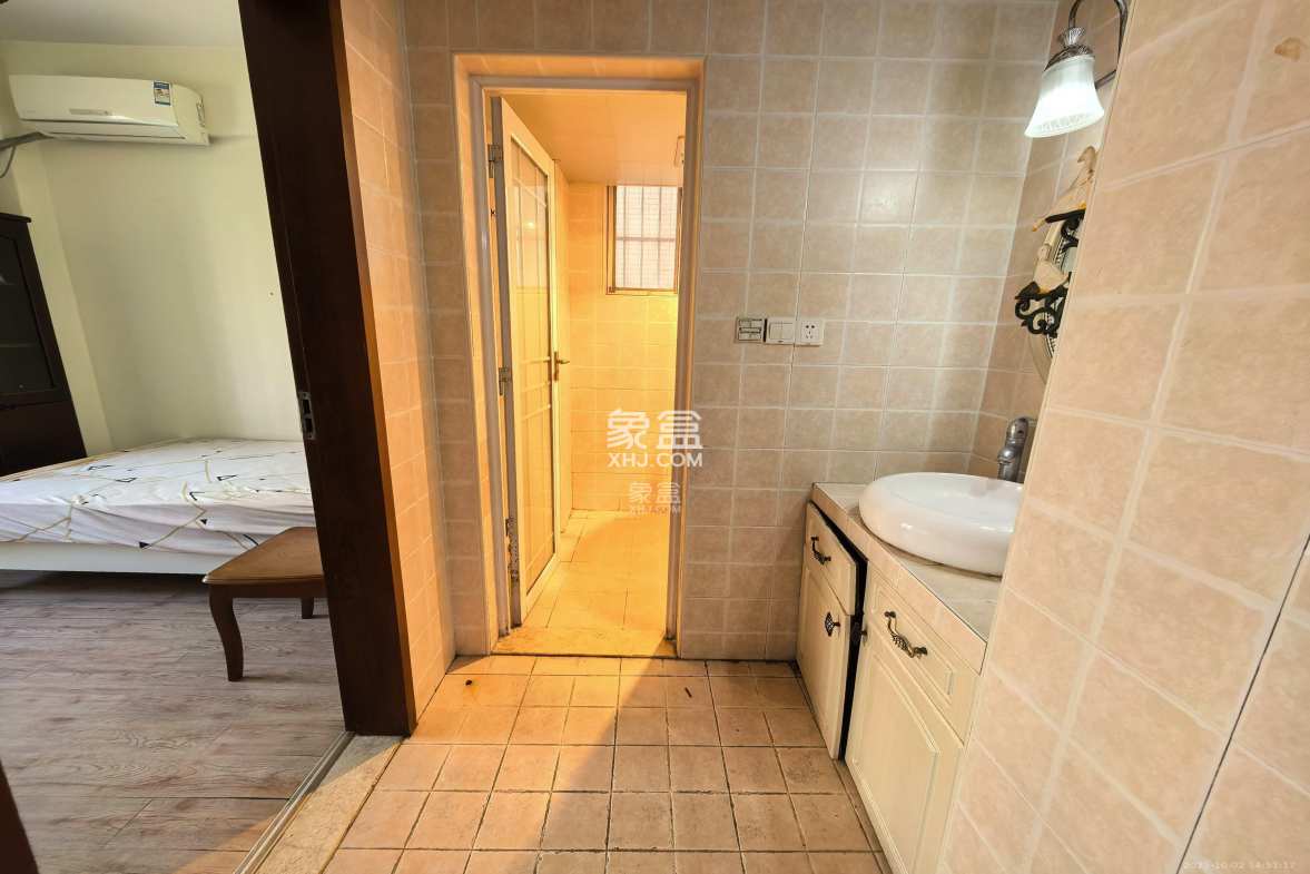 城市山水豪园(山水城市风景) 3室2厅1卫 2700.0元/月 城市山水豪园(山水城市风景) 3室2厅1卫 2700.0元/月室内图