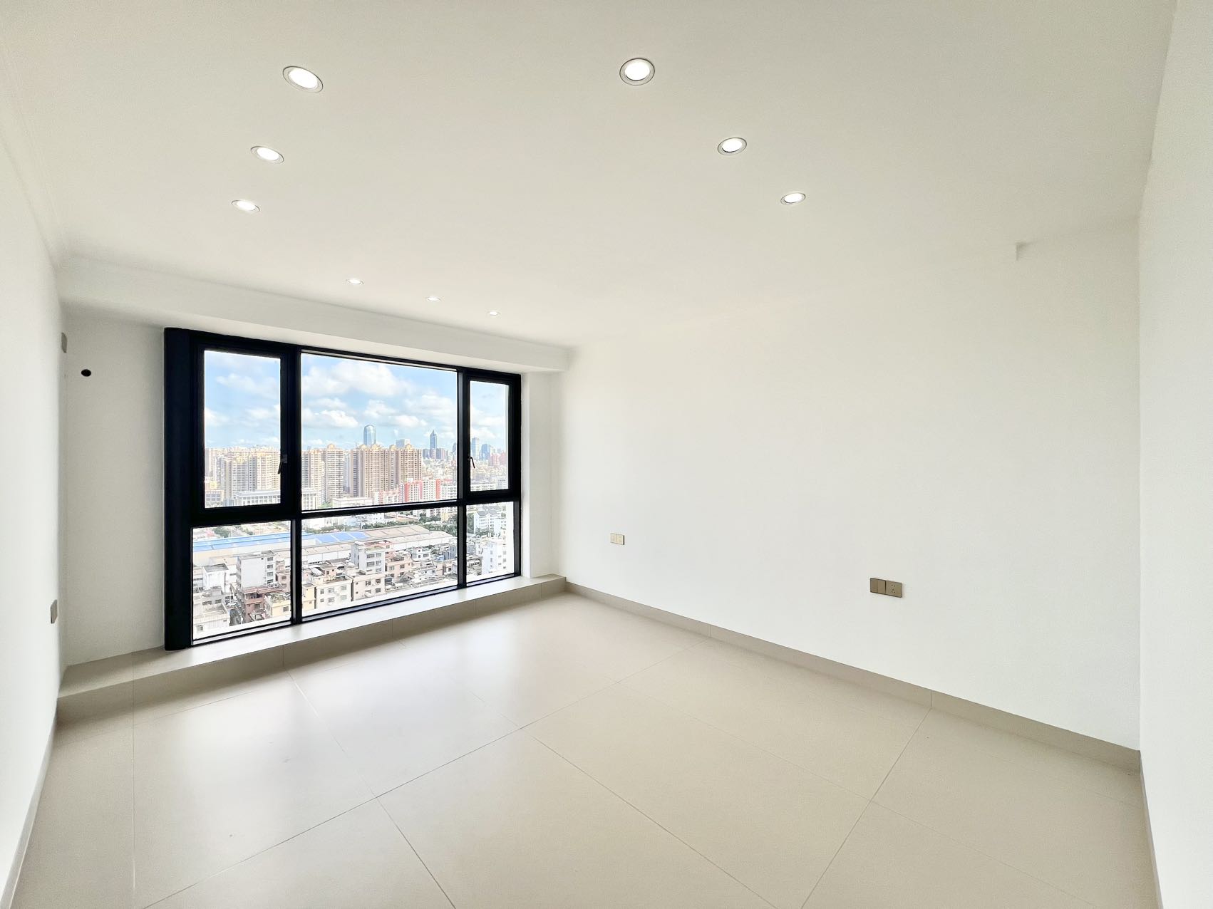 友谊南海城 5室2厅1卫 4500.0元/月 友谊南海城 5室2厅1卫 4500.0元/月室内图