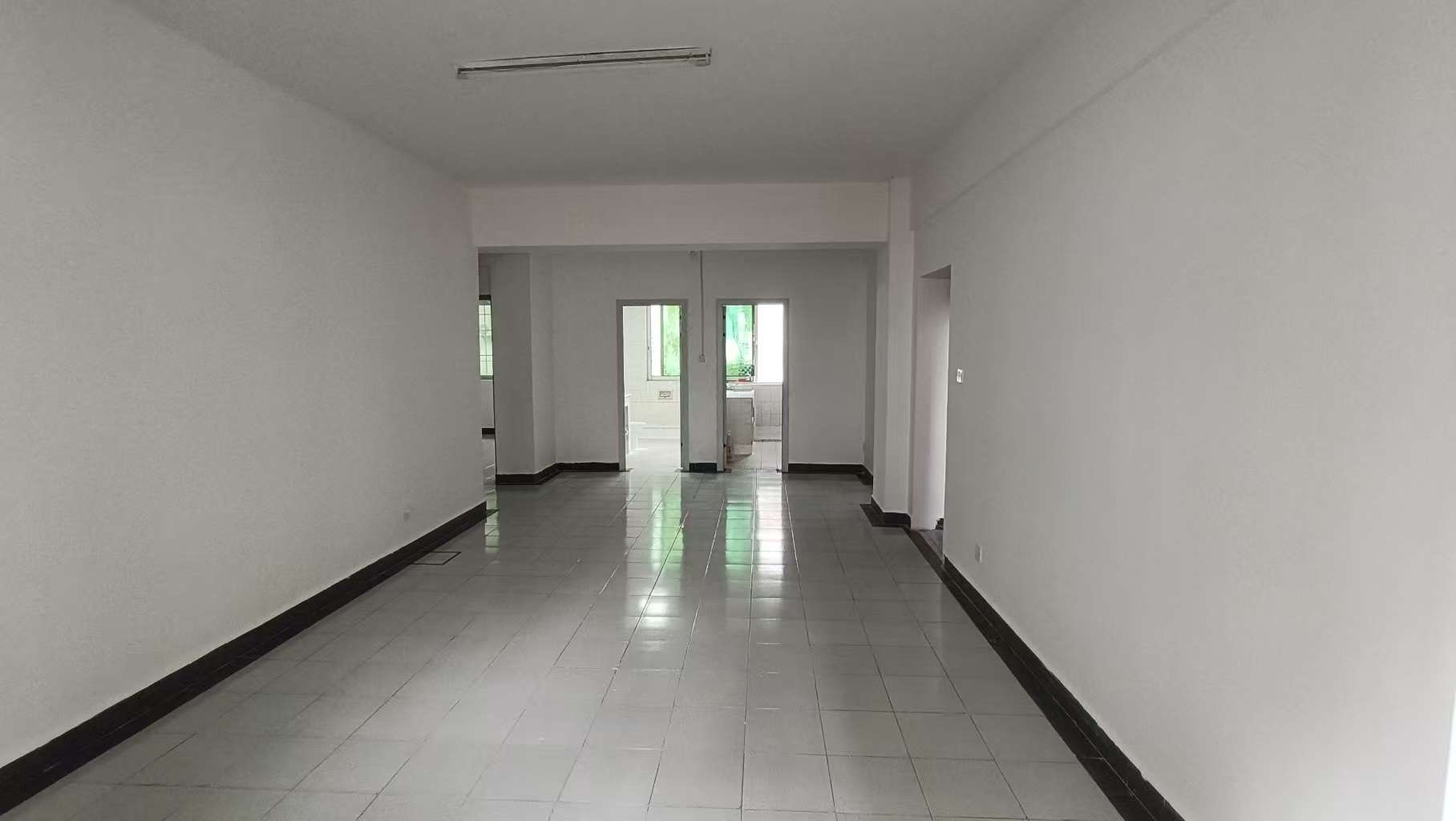 大天花园 3室2厅1卫 2000.0元/月 大天花园 3室2厅1卫 2000.0元/月室内图