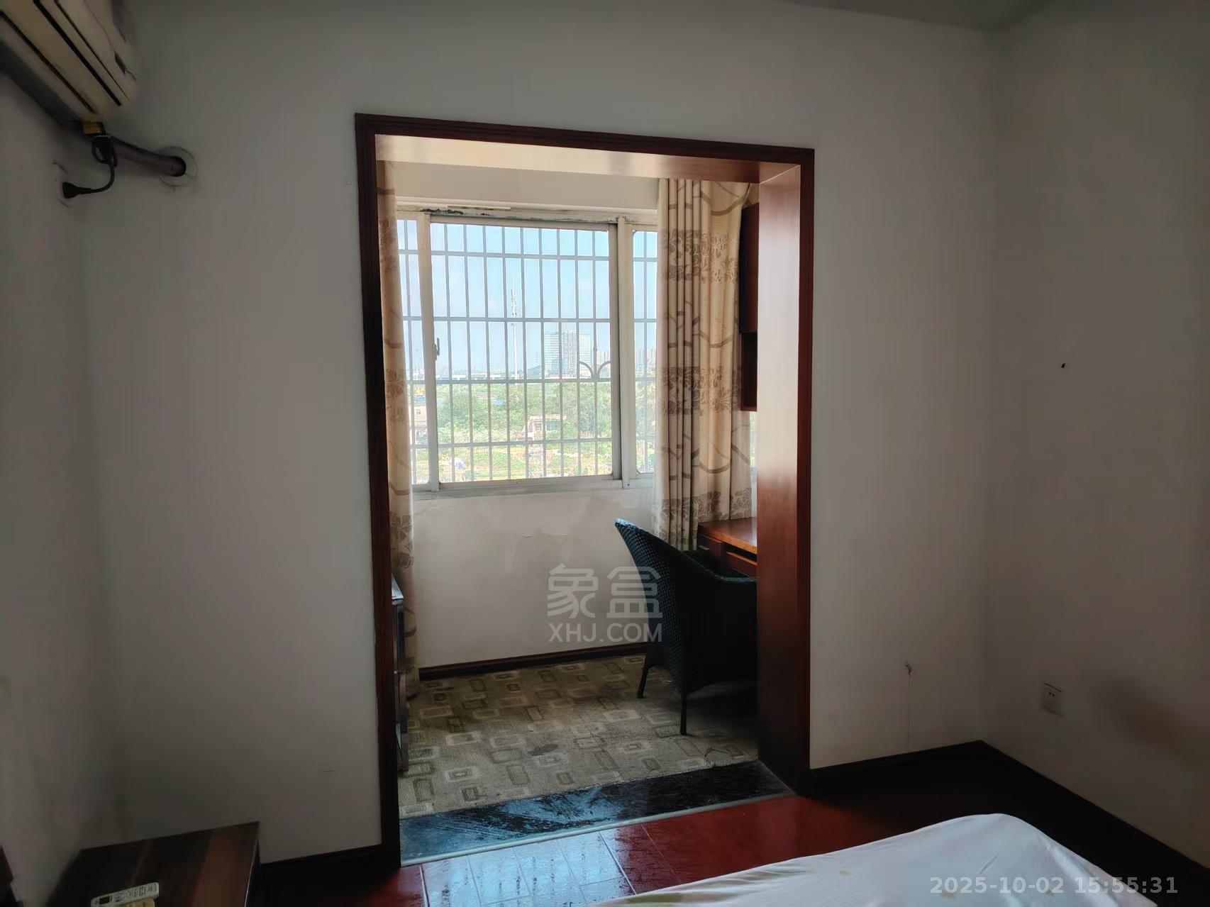 兴湖家园  3室2厅2卫    1500.0元/月室内图