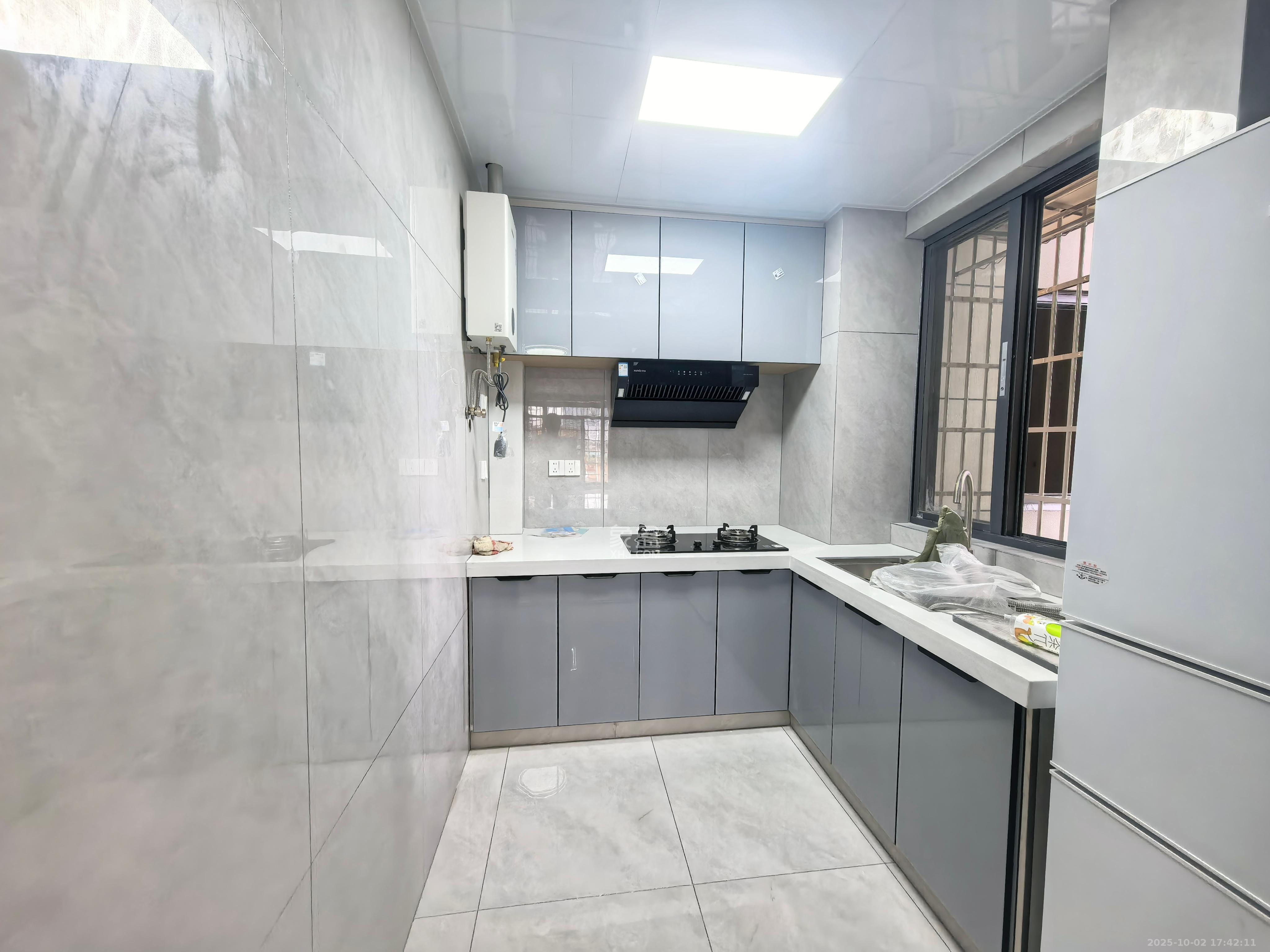 和景家园二期  2室2厅1卫    2000.0元/月室内图