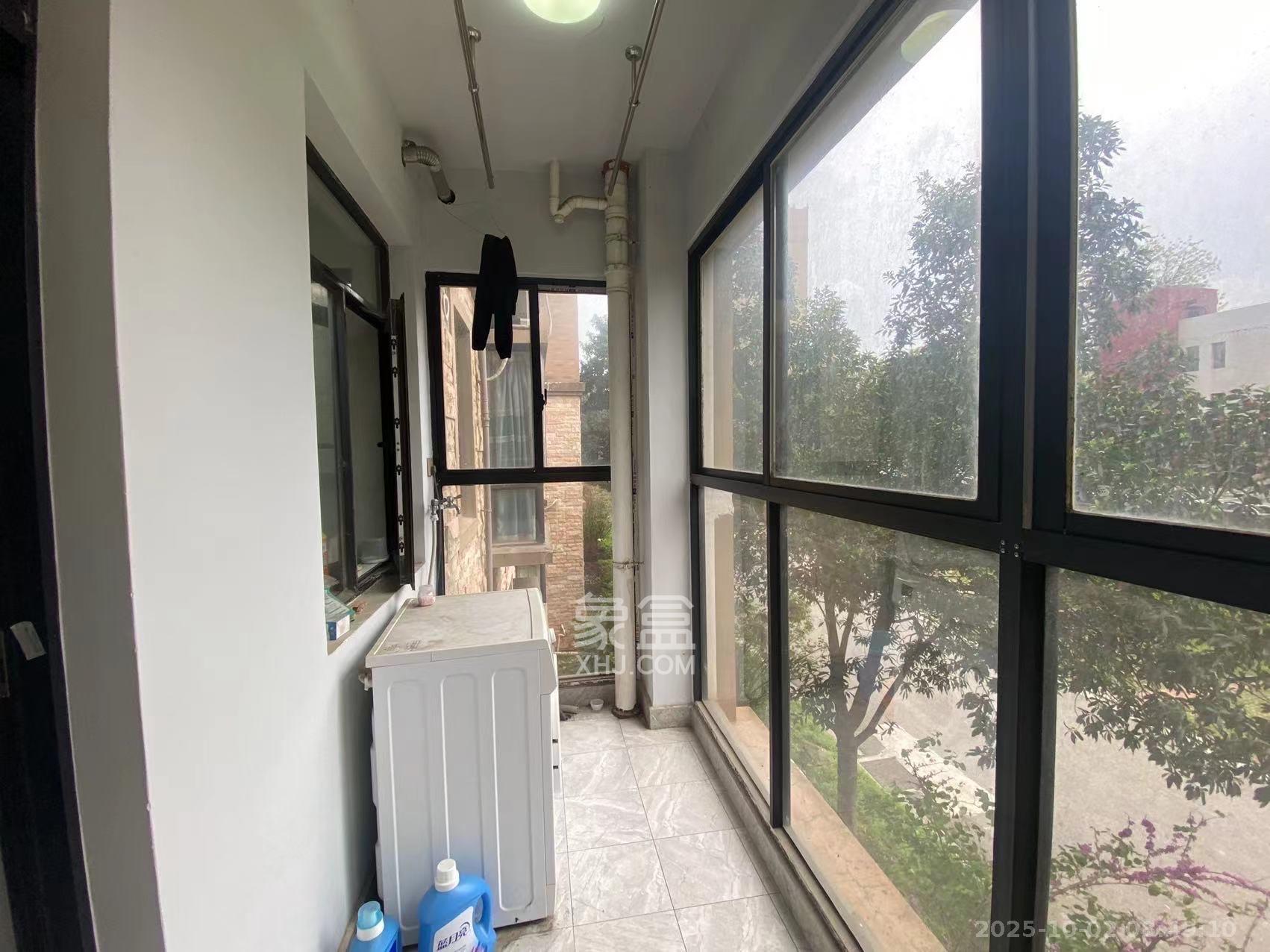 麓谷明珠 3室2厅1卫 2500.0元/月 麓谷明珠 3室2厅1卫 2500.0元/月室内图