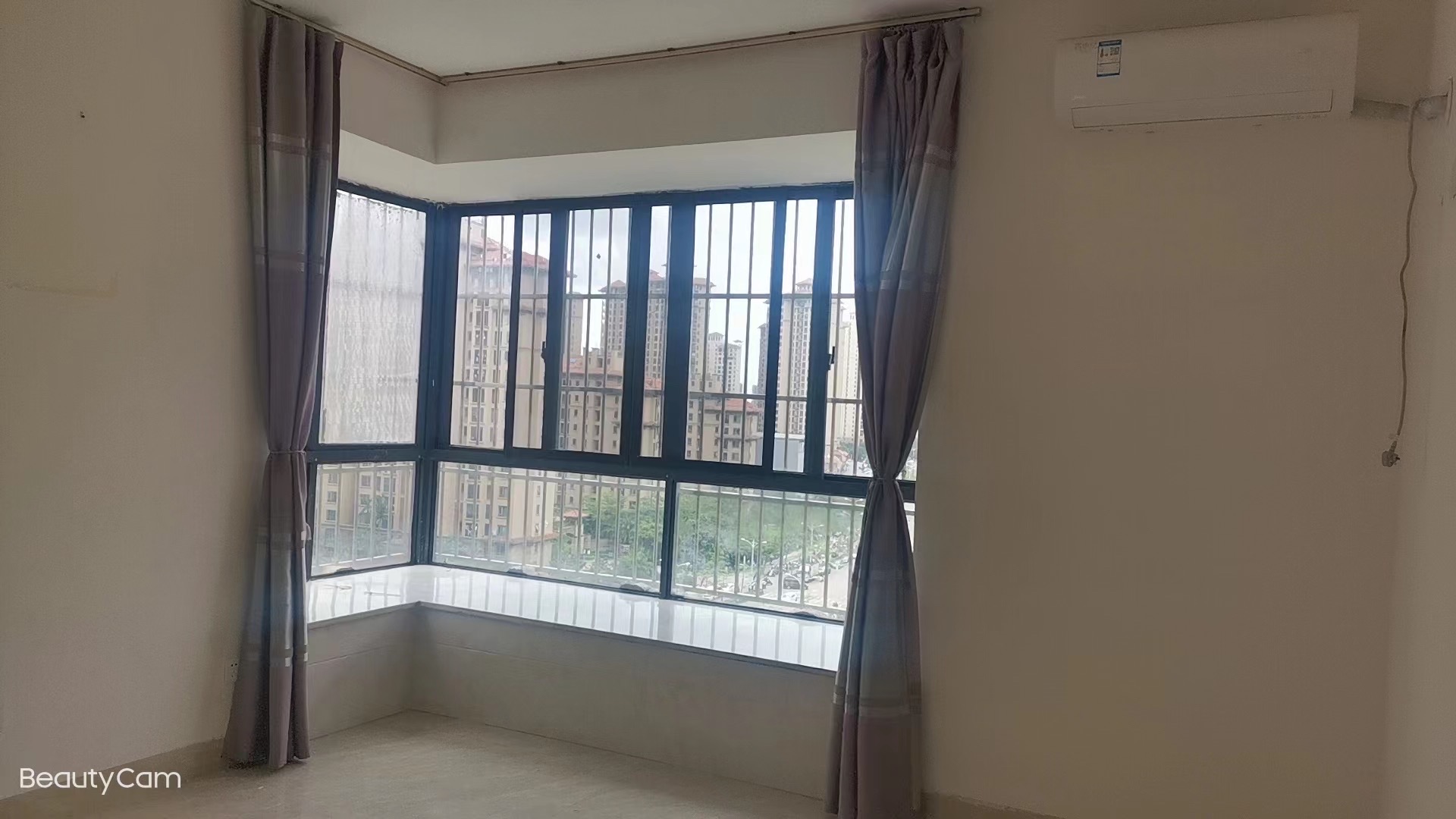 滨江财苑 3室1厅1卫 2500.0元/月 滨江财苑 3室1厅1卫 2500.0元/月室内图