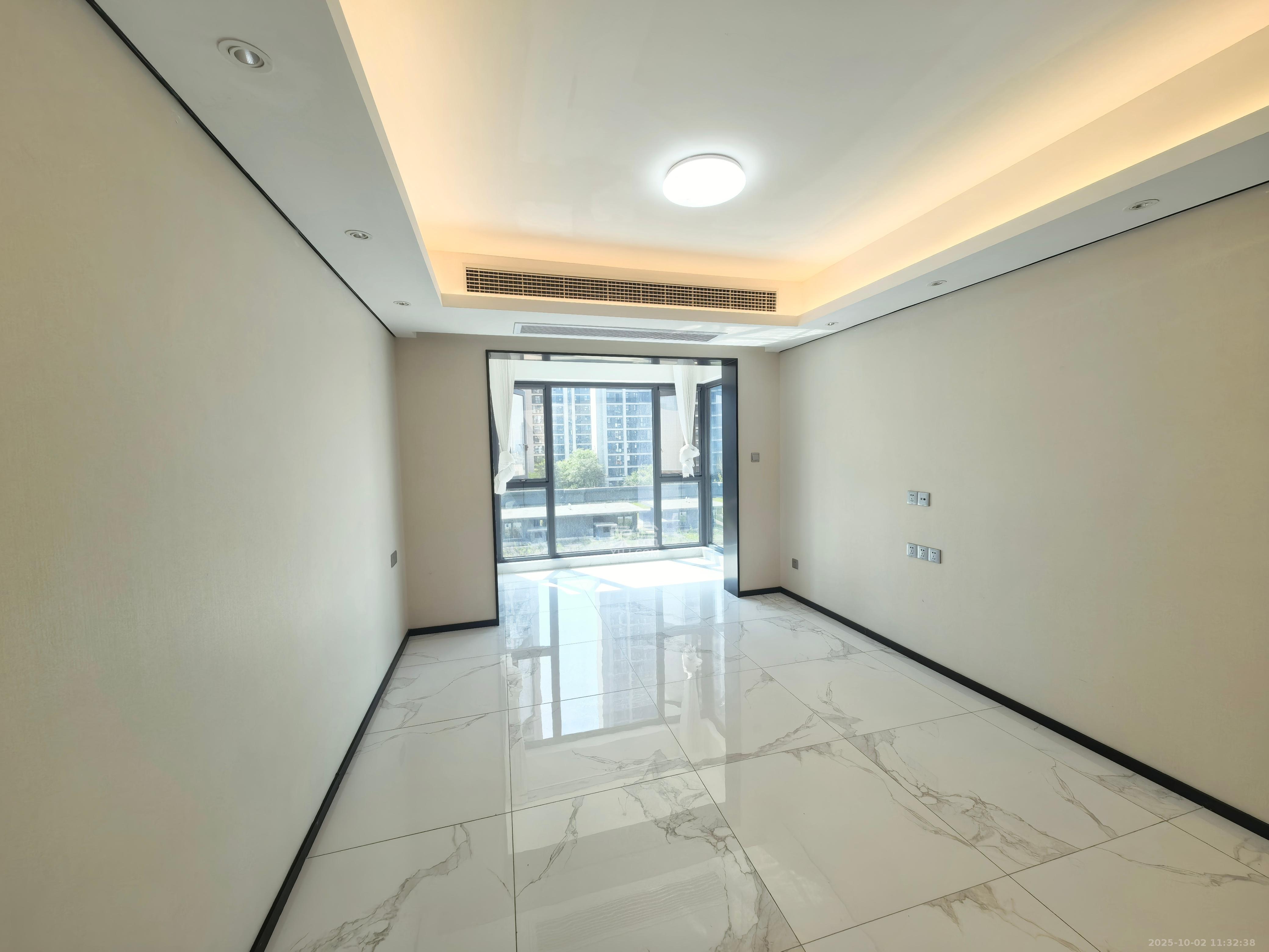 中海麓山境北区 3室2厅2卫 2700.0元/月 中海麓山境北区 3室2厅2卫 2700.0元/月室内图