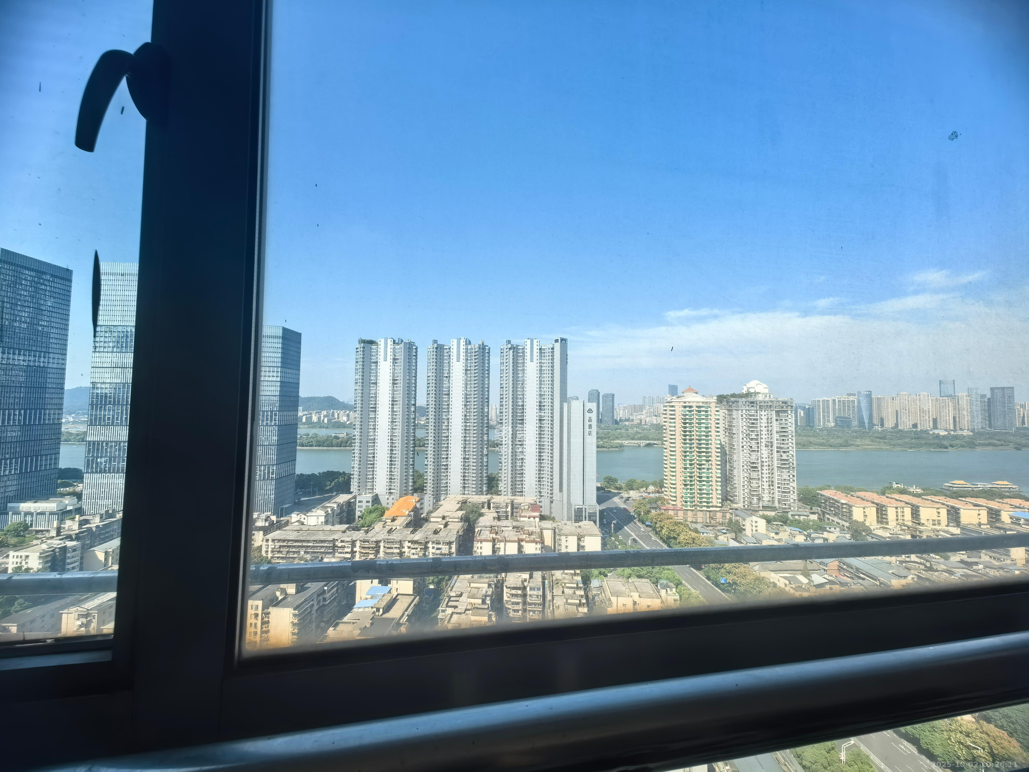 上城金都  2室1厅2卫   2500.00元/月室内图