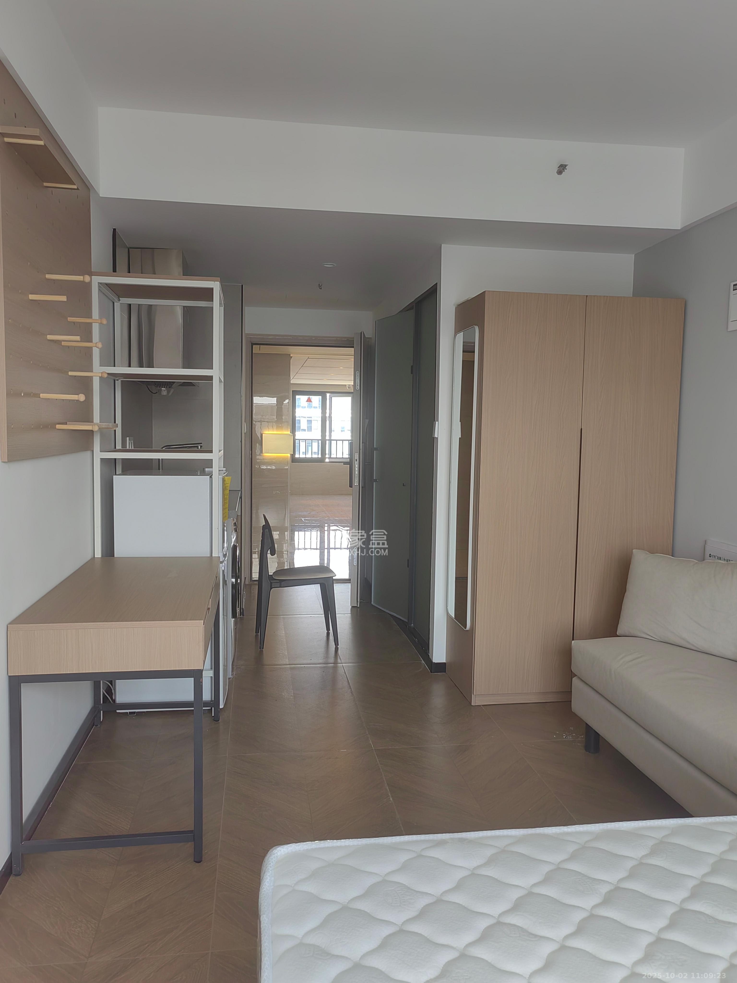 保利中环广场(保利中悦苑)  1室0厅0卫    1430.0元/月 保利中环广场(保利中悦苑)  1室0厅0卫    1430.0元/月