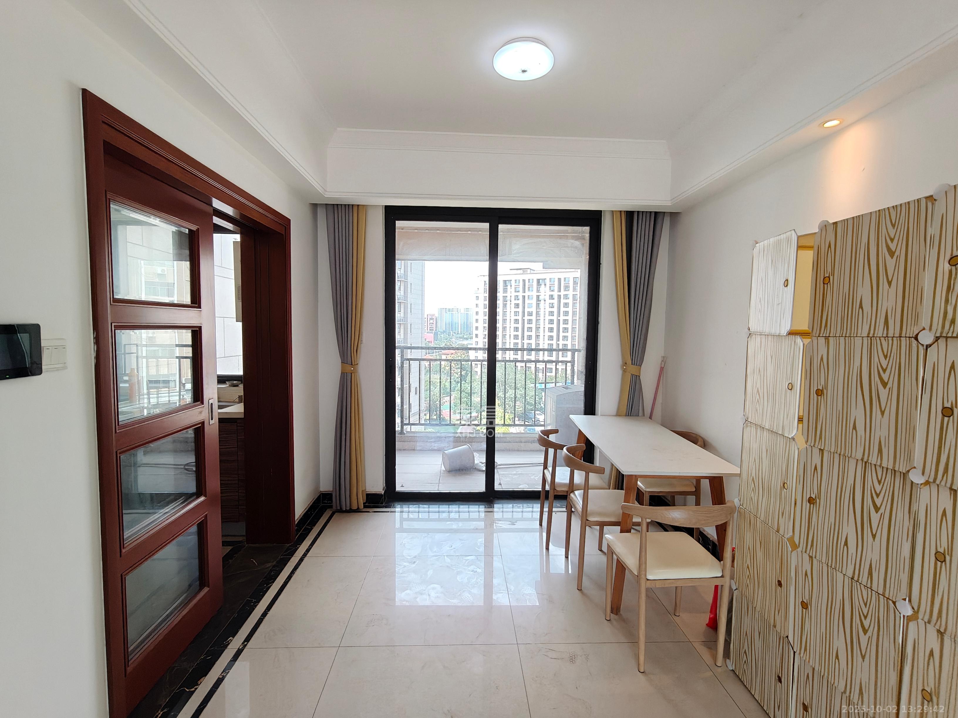 中海新城熙岸(中信新城五期) 3室2厅2卫 2000.0元/月 中海新城熙岸(中信新城五期) 3室2厅2卫 2000.0元/月室内图