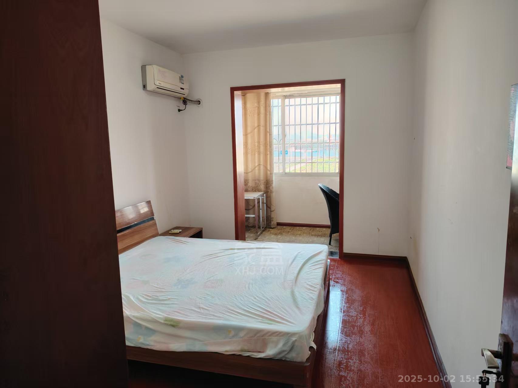 兴湖家园  3室2厅2卫    1500.0元/月室内图