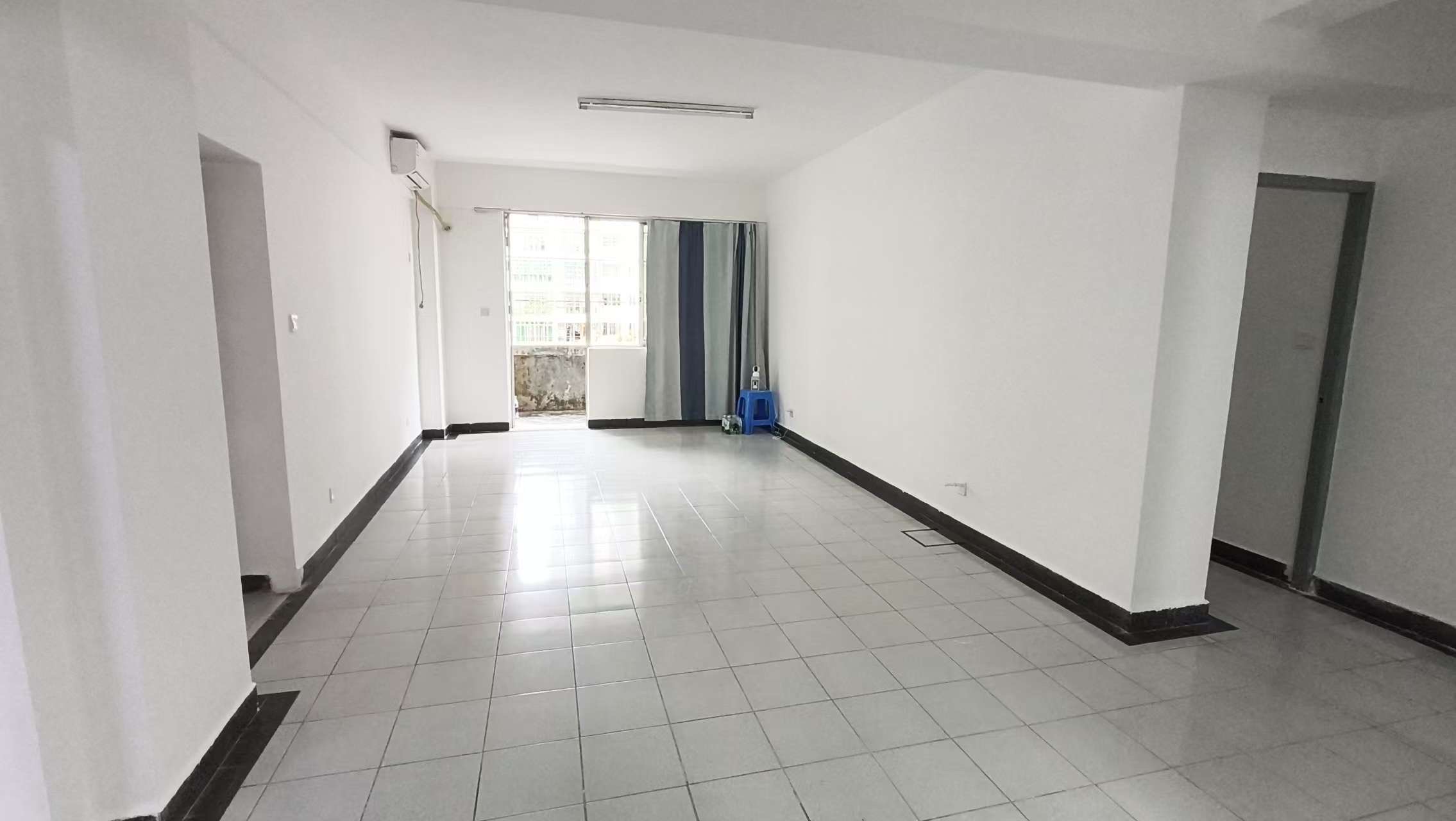 大天花园 3室2厅1卫 2000.0元/月 大天花园 3室2厅1卫 2000.0元/月室内图