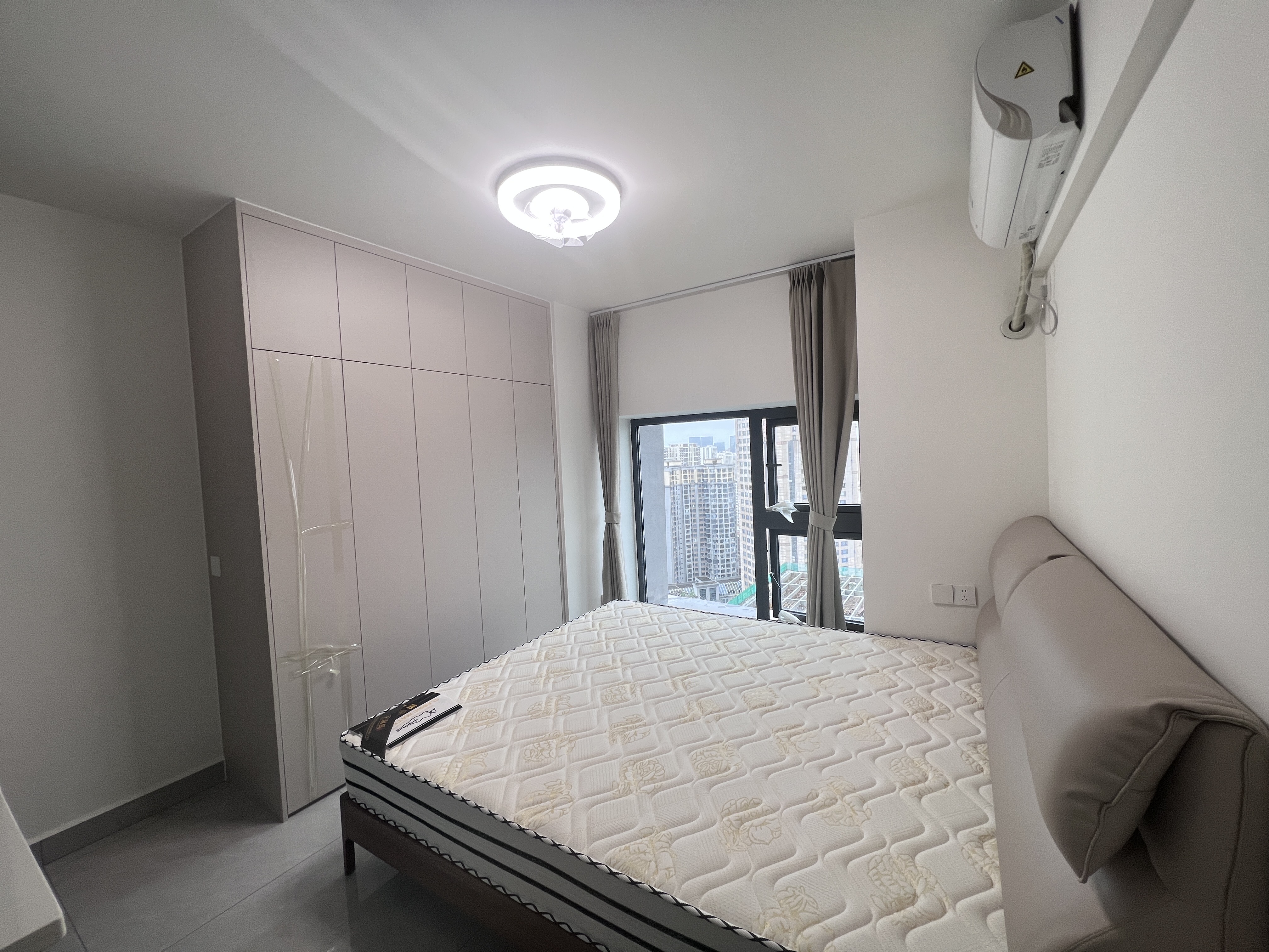 龙湖光年 2室2厅2卫 3500.0元/月 龙湖光年 2室2厅2卫 3500.0元/月室内图