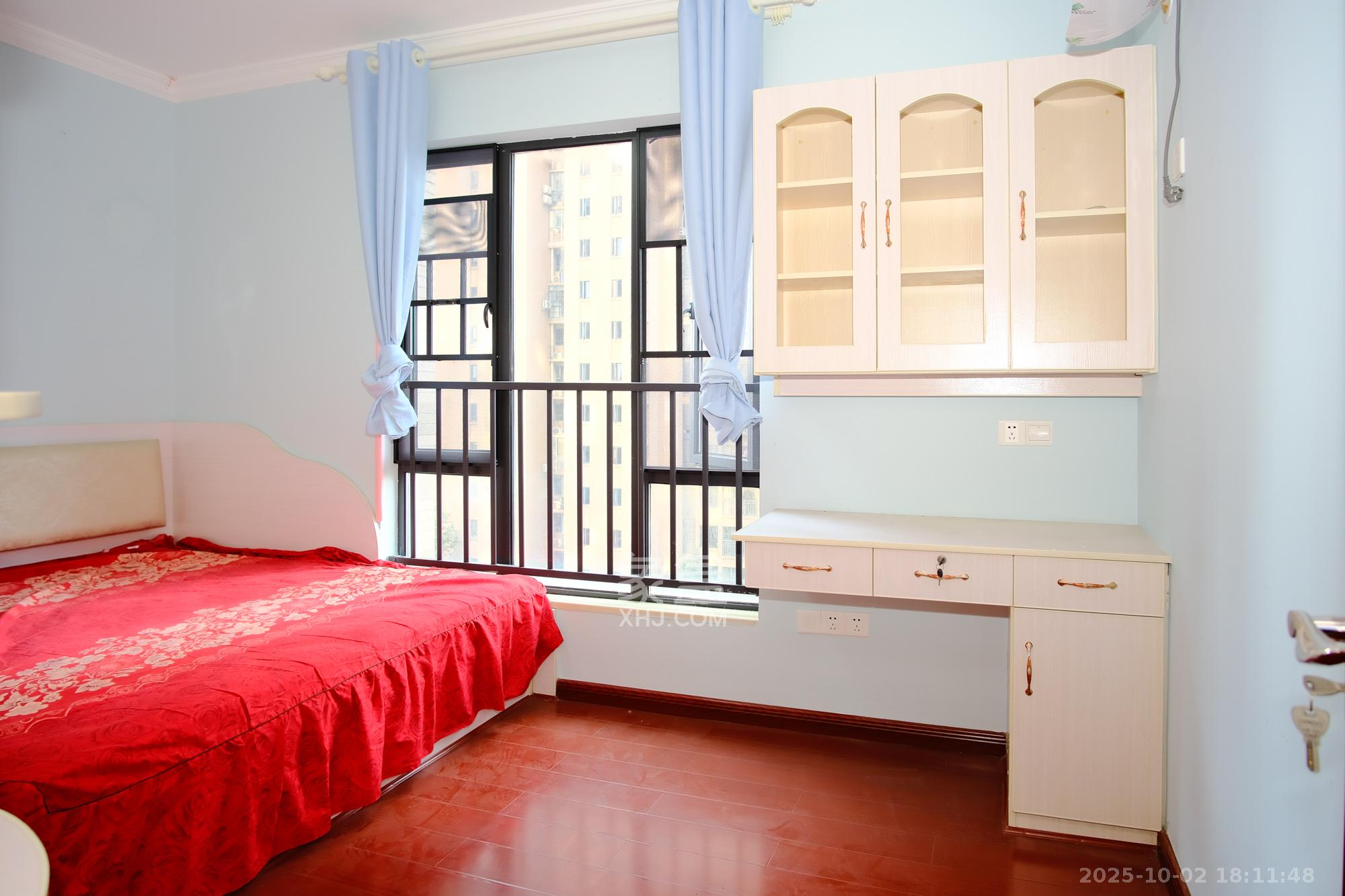 三一街区  3室2厅1卫    62.8万 三一街区  3室2厅1卫    62.8万卧室