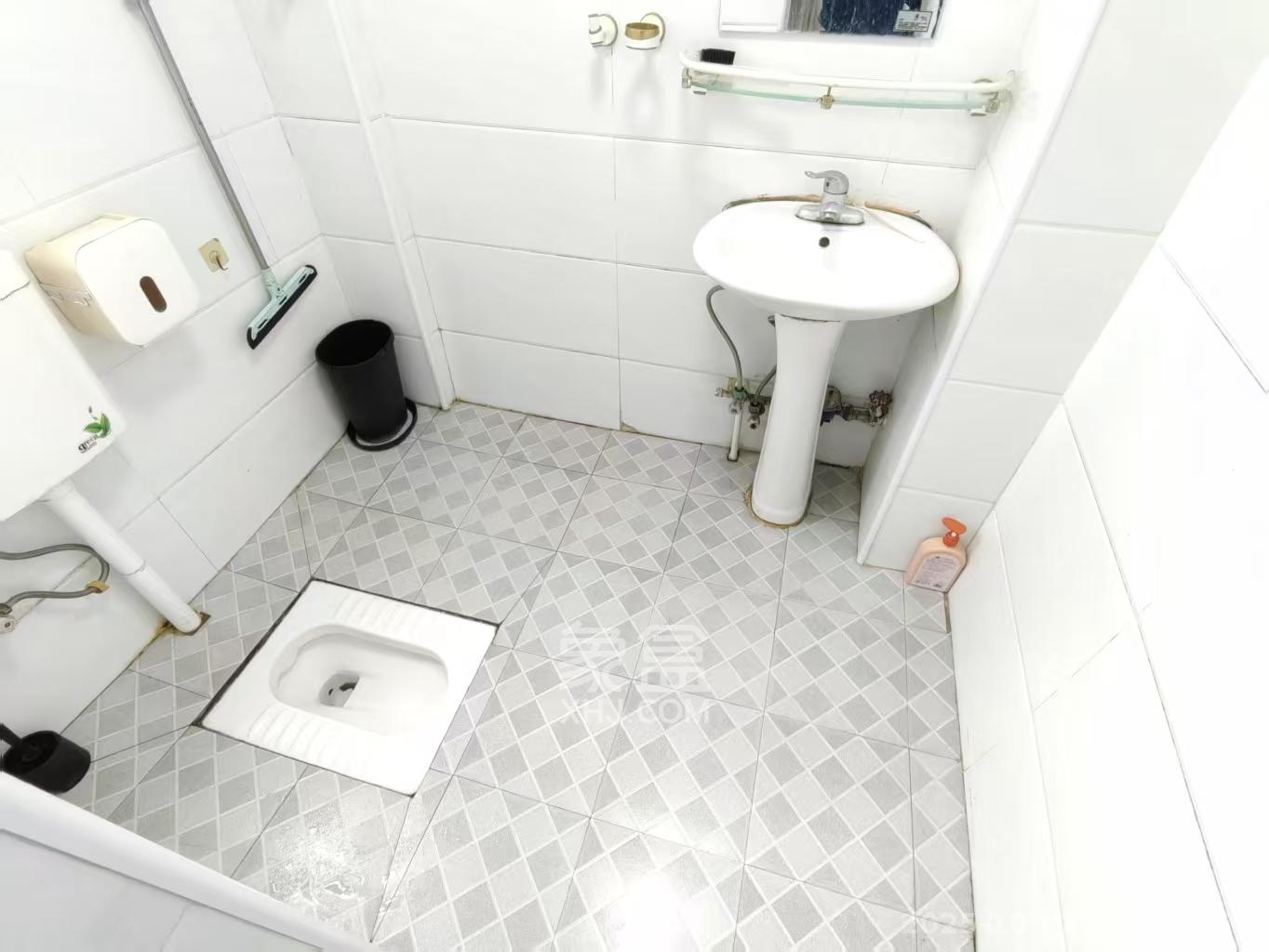 华盛家园 1室1厅1卫 1600.0元/月 华盛家园 1室1厅1卫 1600.0元/月室内图