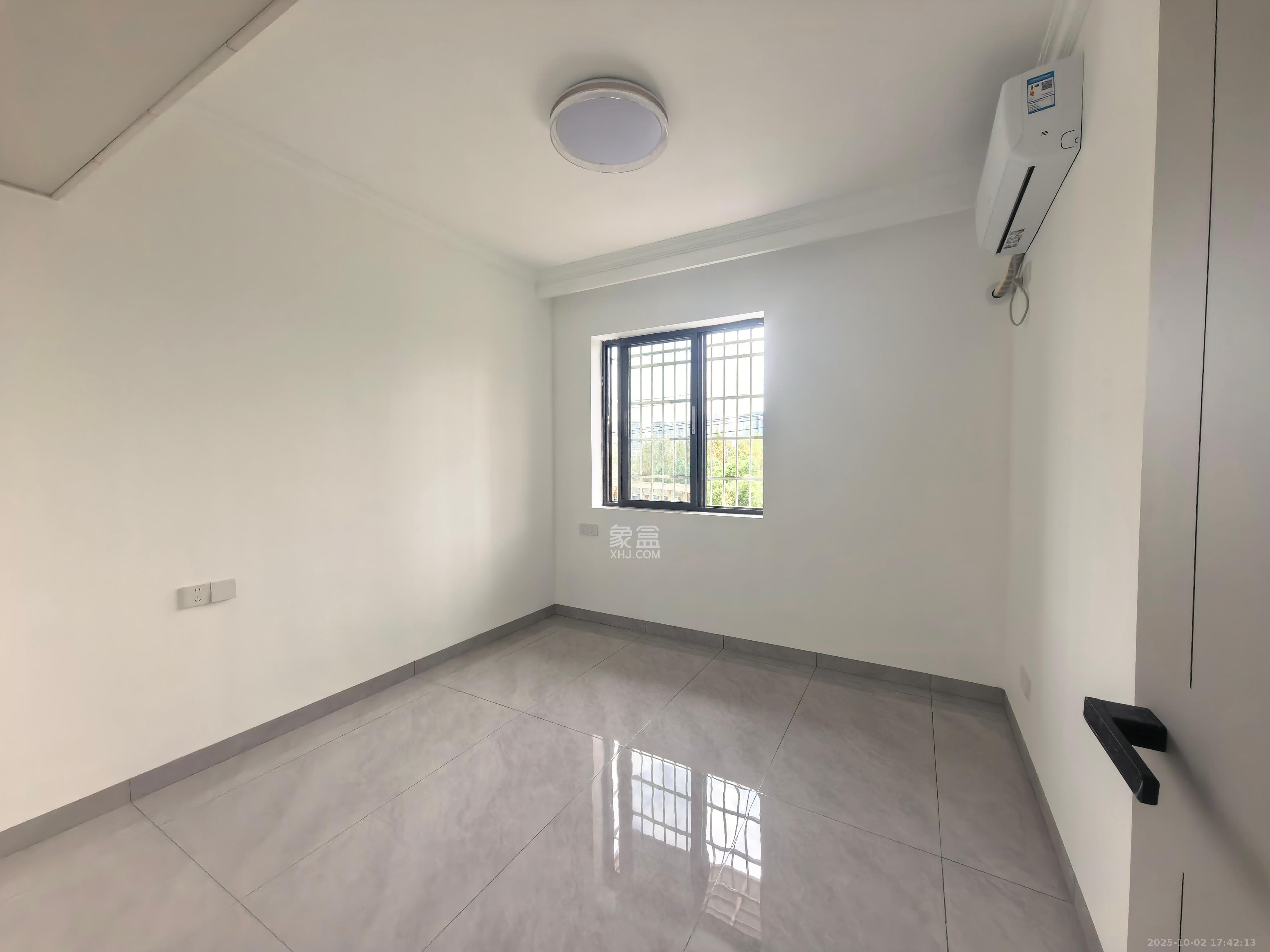 和景家园二期  2室2厅1卫    2000.0元/月室内图