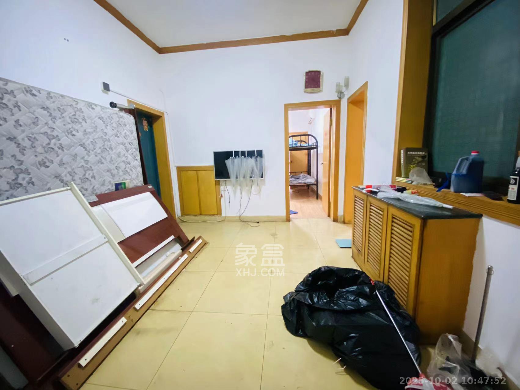 湖南省军供总站（民政厅单位宿舍）  3室2厅1卫   2400.00元/月室内图