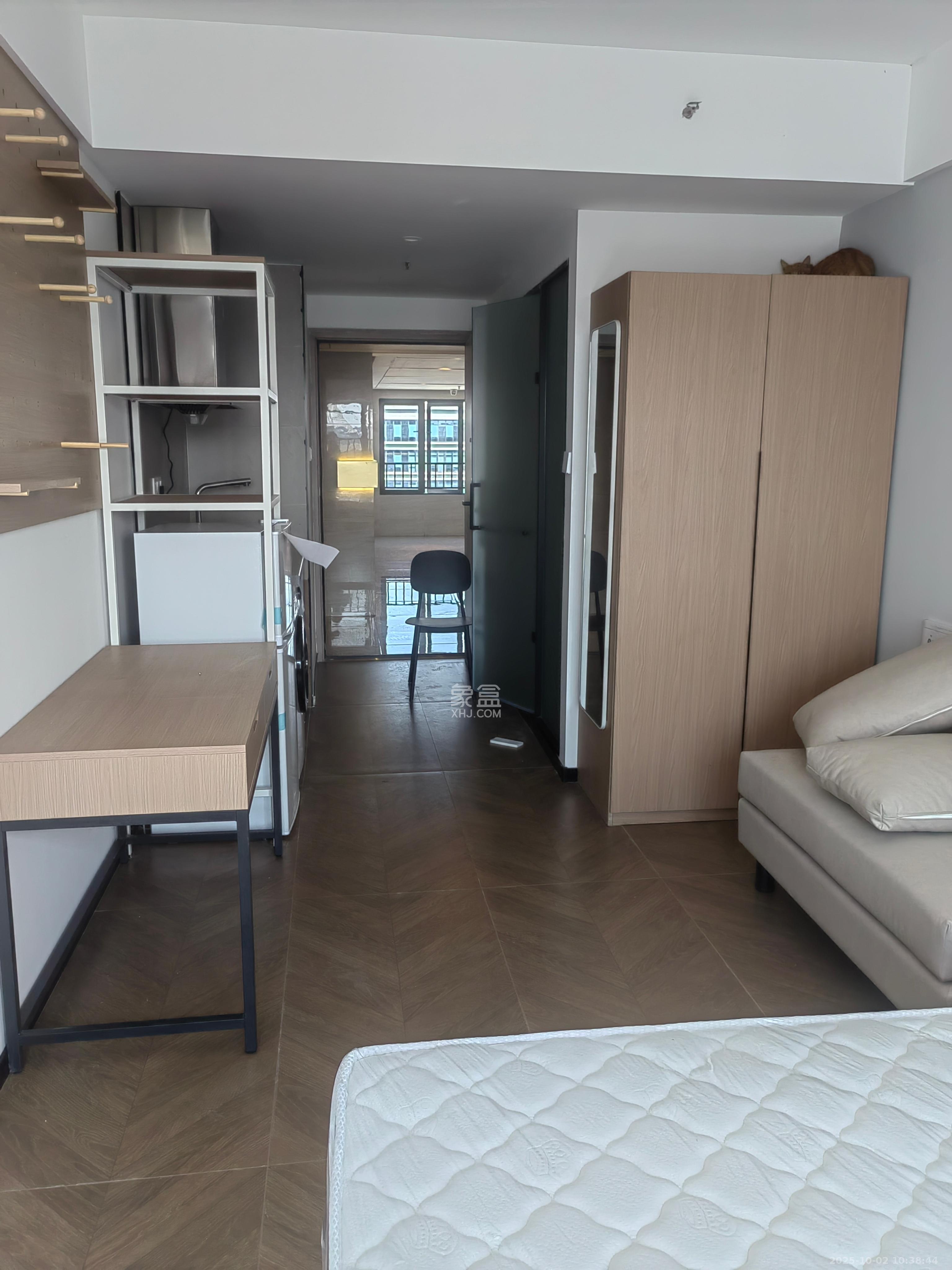 保利中环广场(保利中悦苑)  1室0厅1卫    1430.0元/月 保利中环广场(保利中悦苑)  1室0厅1卫    1430.0元/月