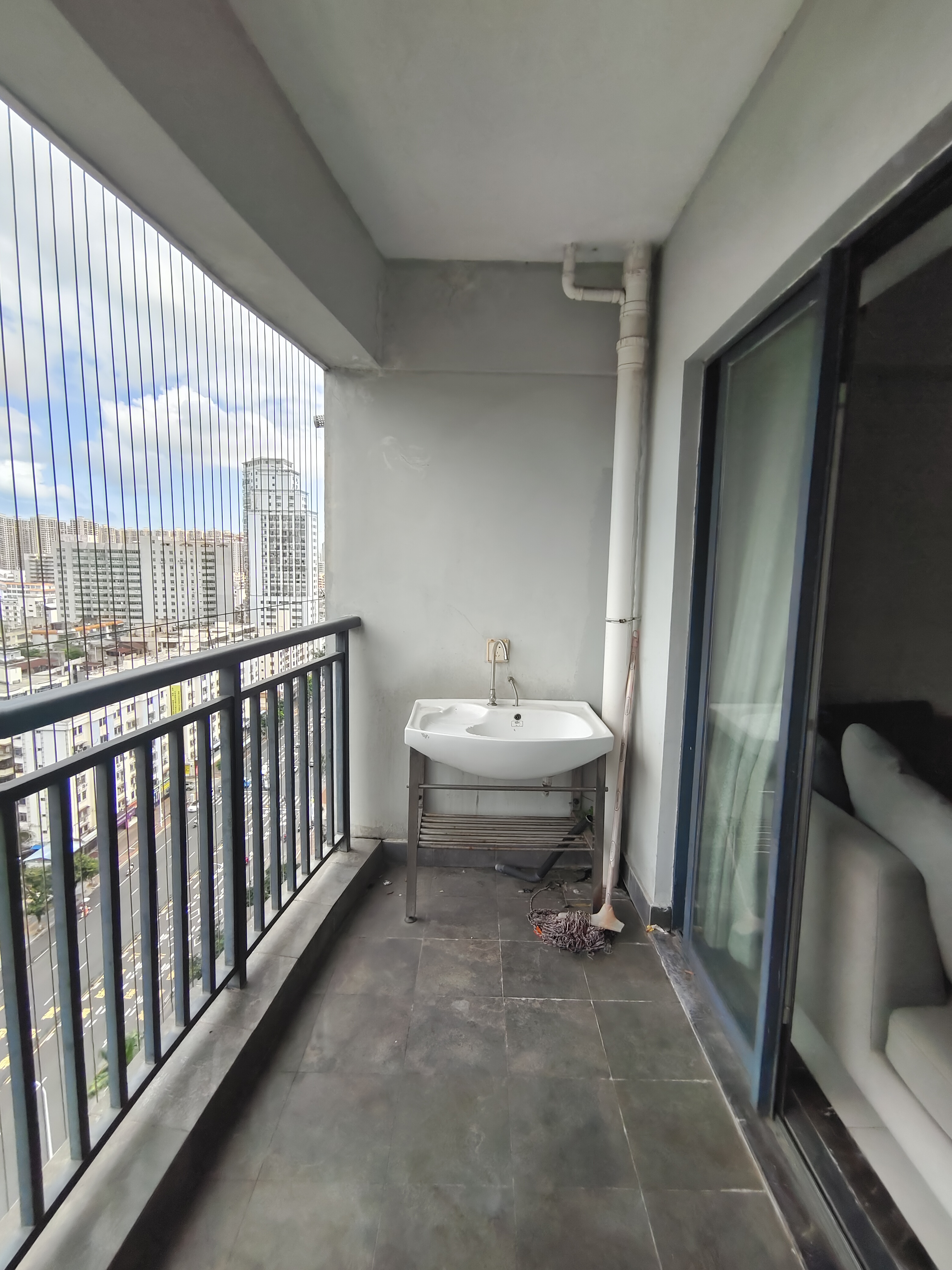 椰岛广场 3室2厅1卫 3000.0元/月 椰岛广场 3室2厅1卫 3000.0元/月室内图