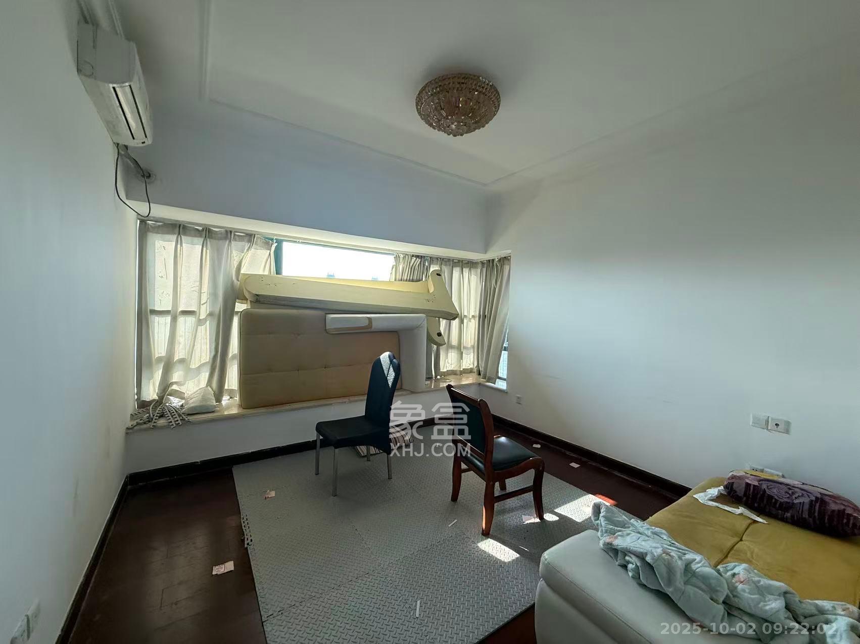 恒大雅苑 4室2厅2卫 2800.0元/月 恒大雅苑 4室2厅2卫 2800.0元/月室内图