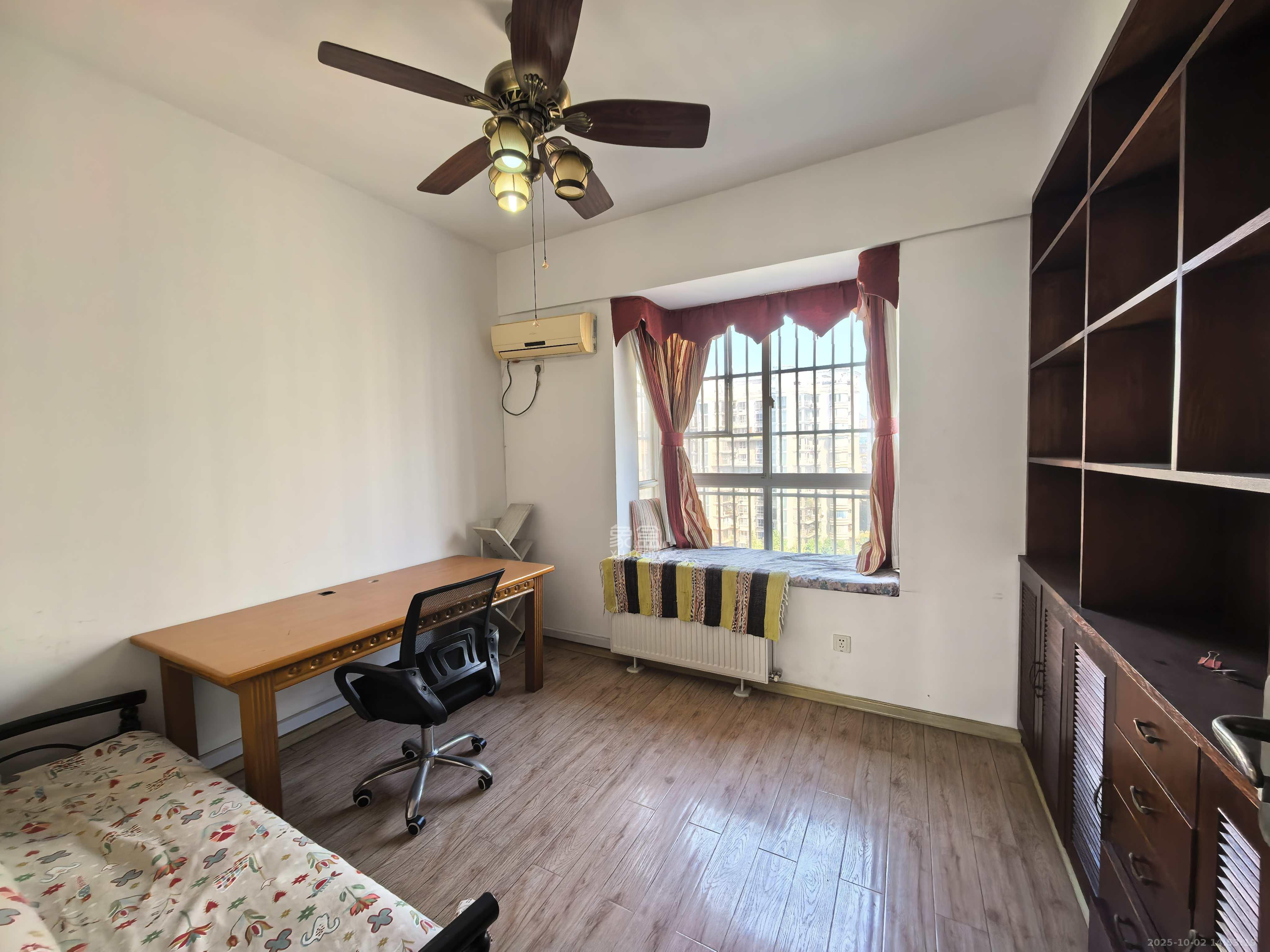 城市山水豪园（山水城市风景）  3室2厅1卫    2700.0元/月室内图