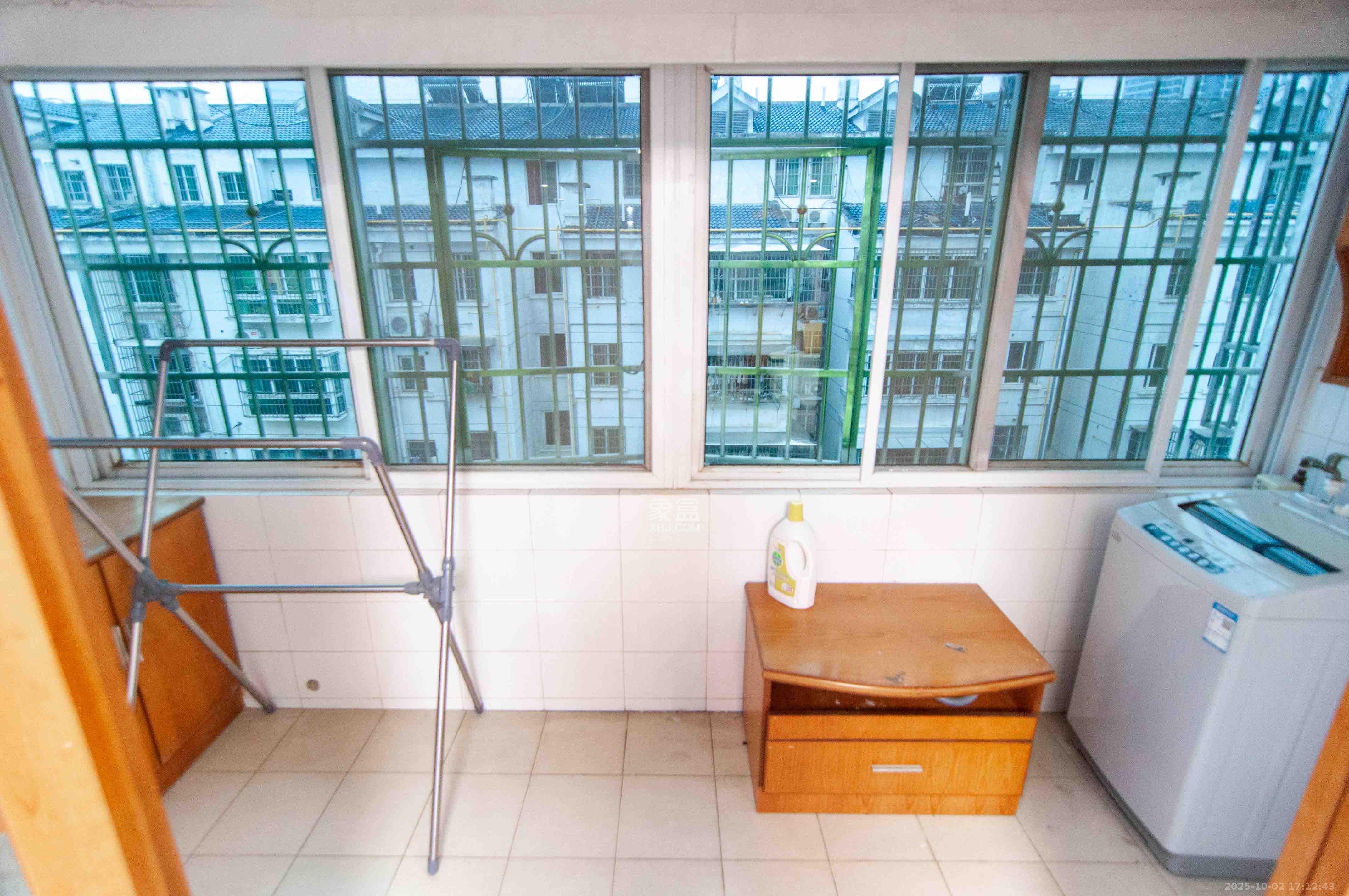 恩瑞麓山名园(龙王港小区) 3室2厅1卫 2000.0元/月 恩瑞麓山名园(龙王港小区) 3室2厅1卫 2000.0元/月室内图