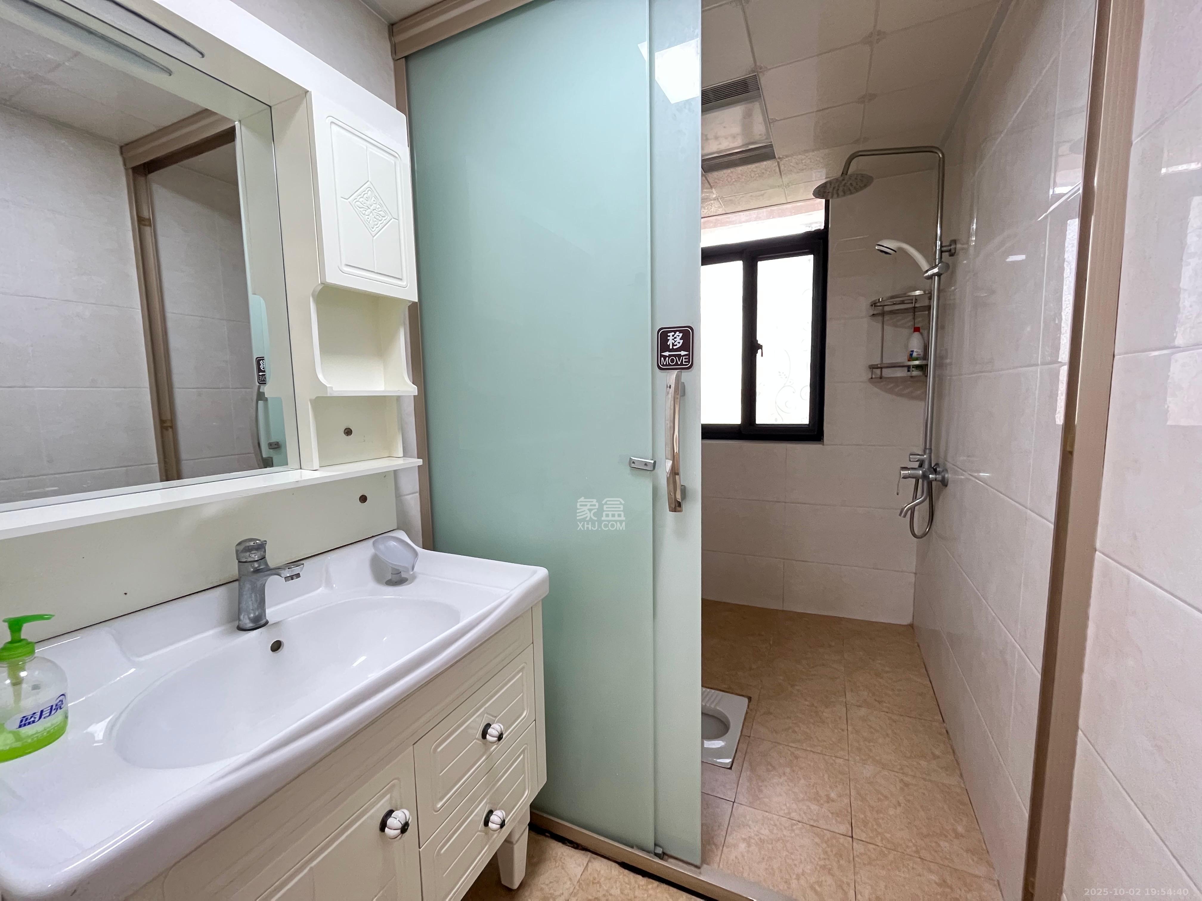 天悦鑫苑 3室2厅2卫 3300.0元/月 天悦鑫苑 3室2厅2卫 3300.0元/月室内图