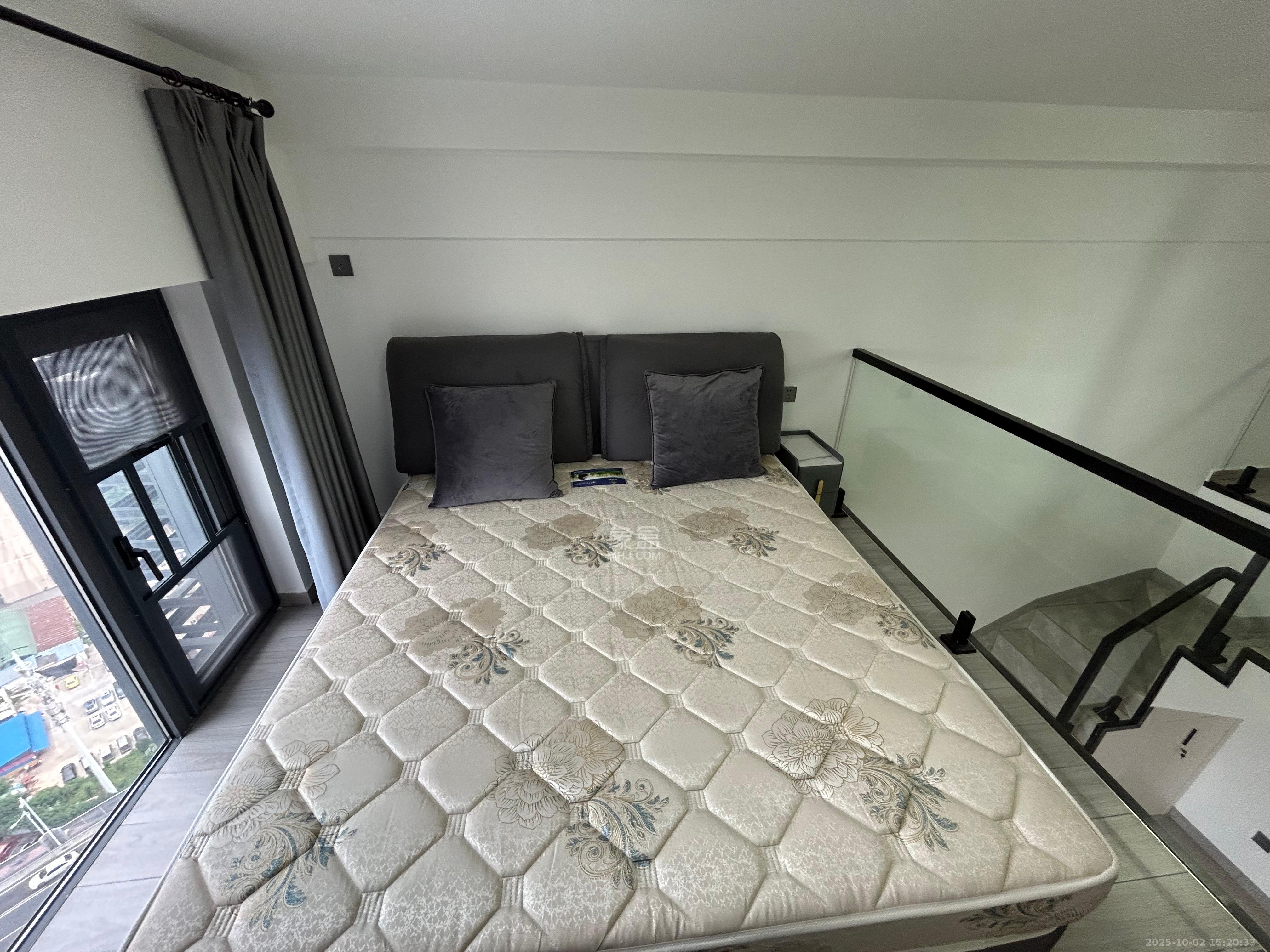 藏珑湖上公馆 2室1厅1卫 2300.0元/月 藏珑湖上公馆 2室1厅1卫 2300.0元/月室内图