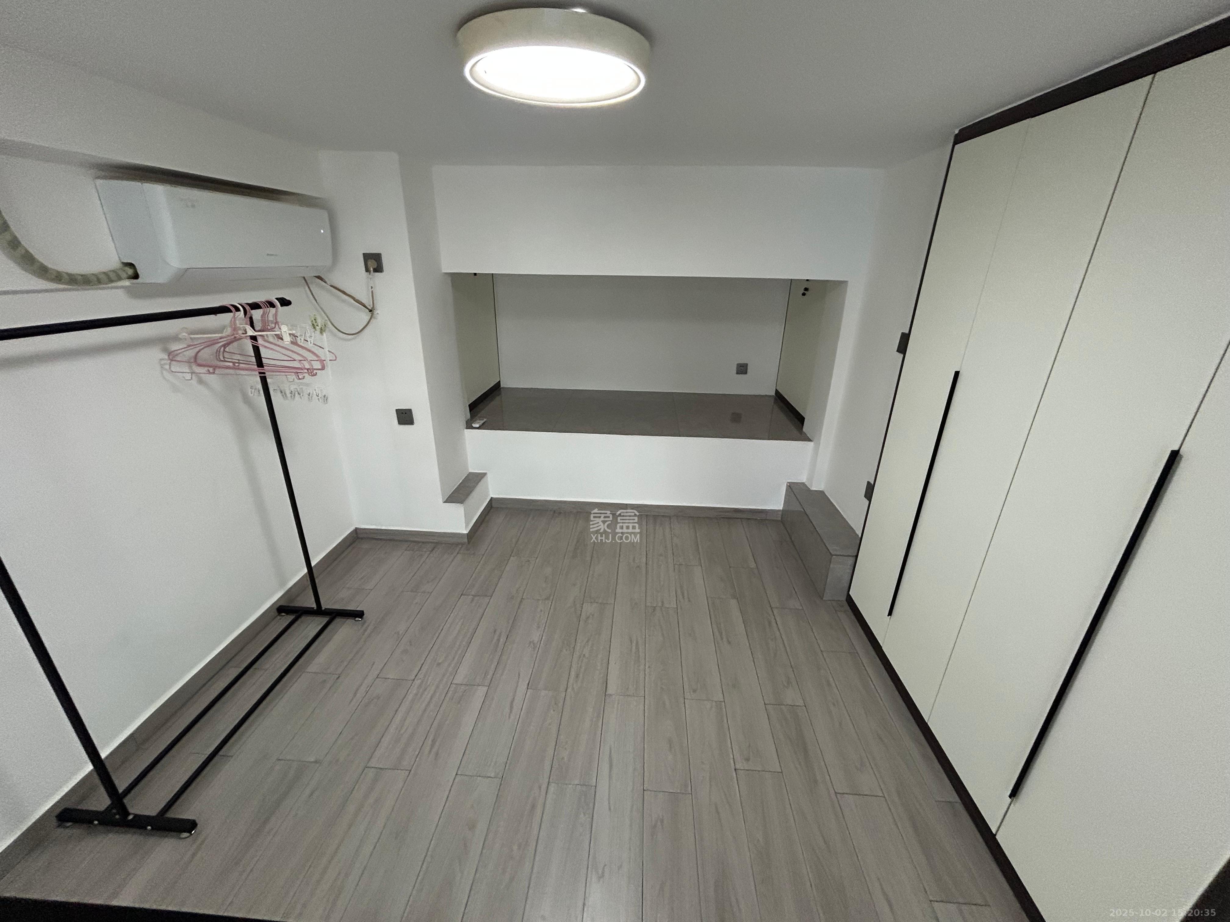 藏珑湖上公馆  2室1厅1卫    2300.0元/月室内图