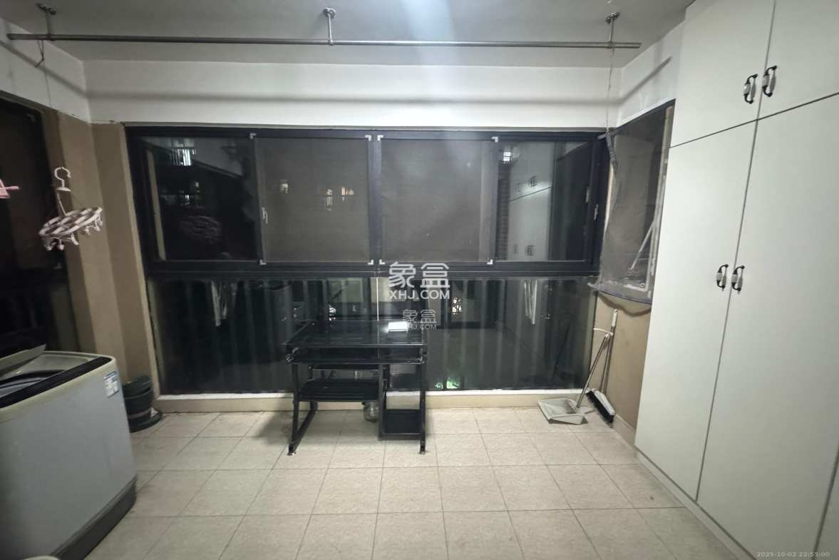 三江花中城  1室0厅0卫    2000.0元/月 三江花中城  1室0厅0卫    2000.0元/月室内图