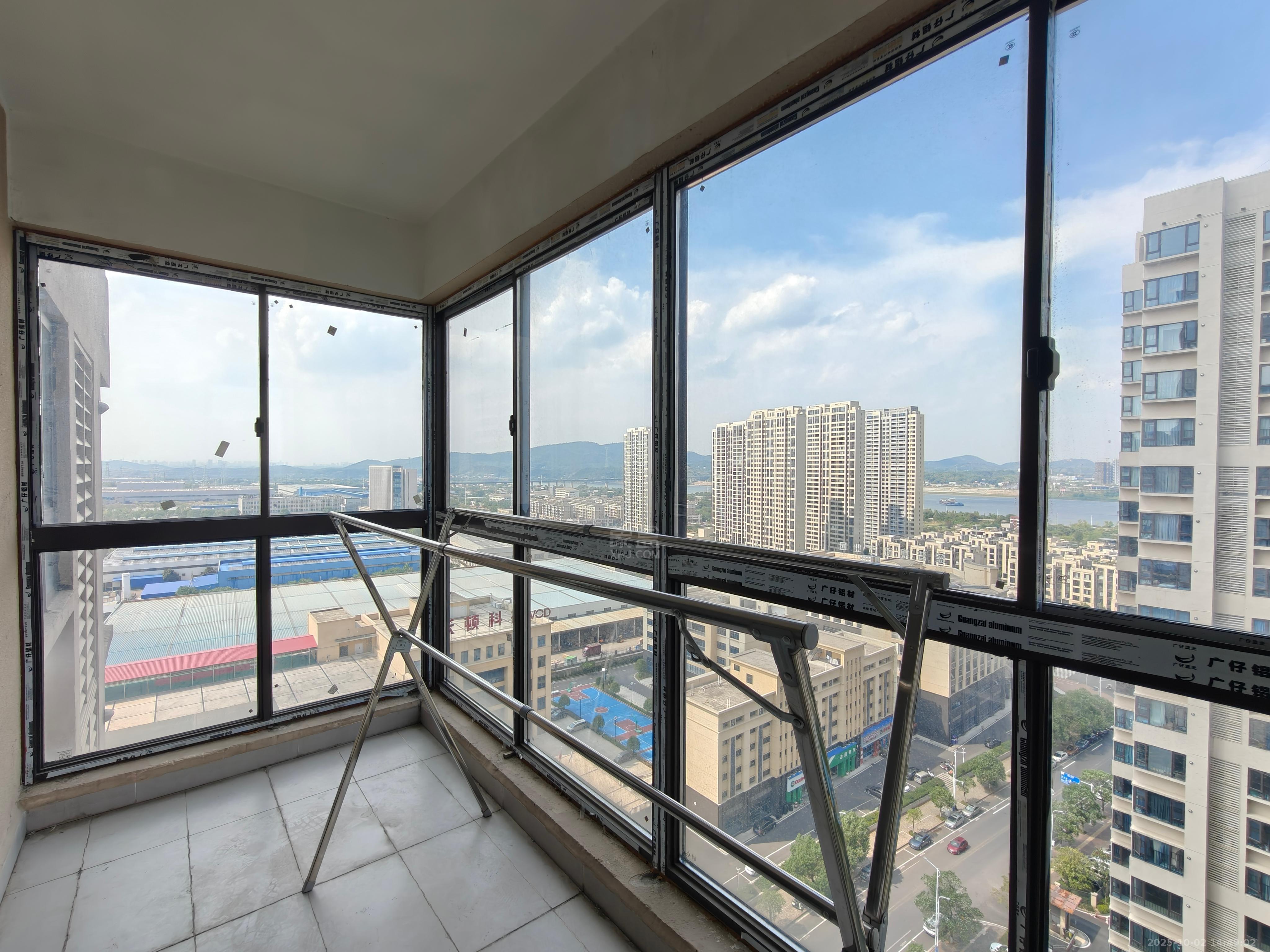 蓝溪谷 3室2厅2卫 2000.0元/月 蓝溪谷 3室2厅2卫 2000.0元/月室内图