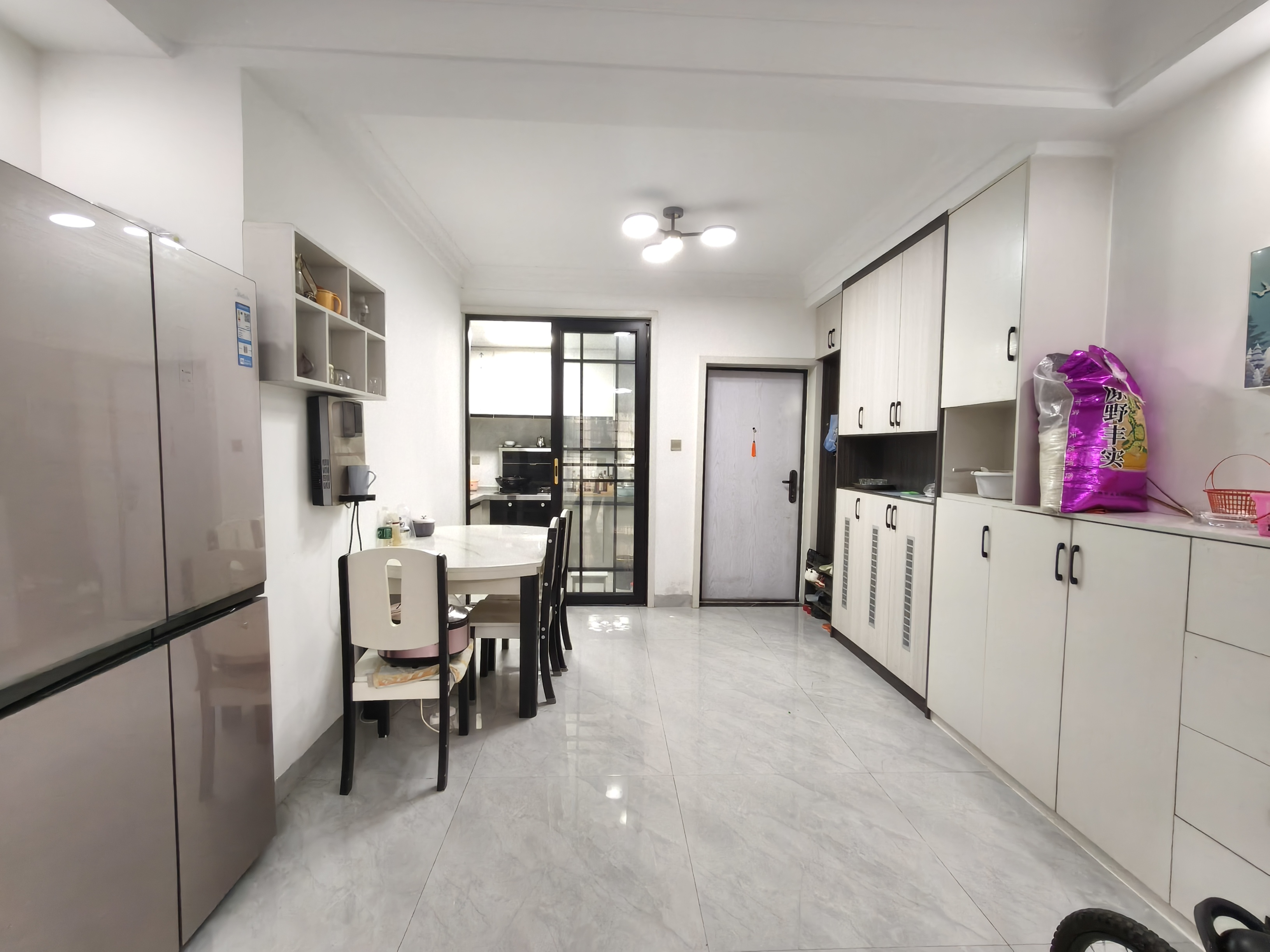 龙源华城 3室2厅1卫 65.8万 龙源华城 3室2厅1卫 65.8万客厅