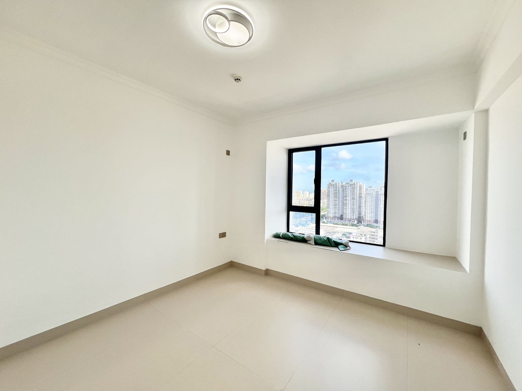 友谊南海城 5室2厅1卫 4500.0元/月 友谊南海城 5室2厅1卫 4500.0元/月室内图