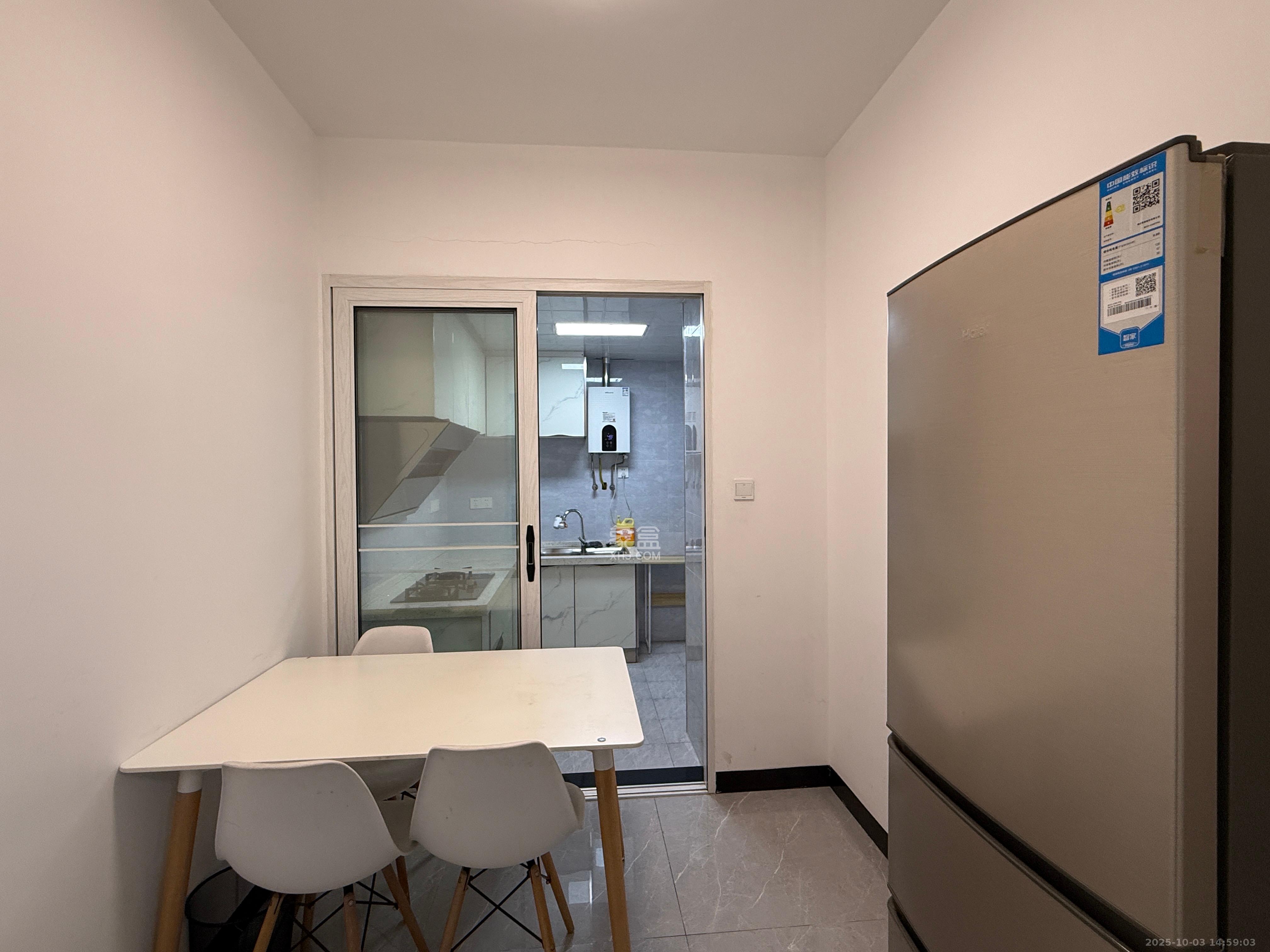 保利西海岸A区  2室2厅1卫    2900.0元/月室内图