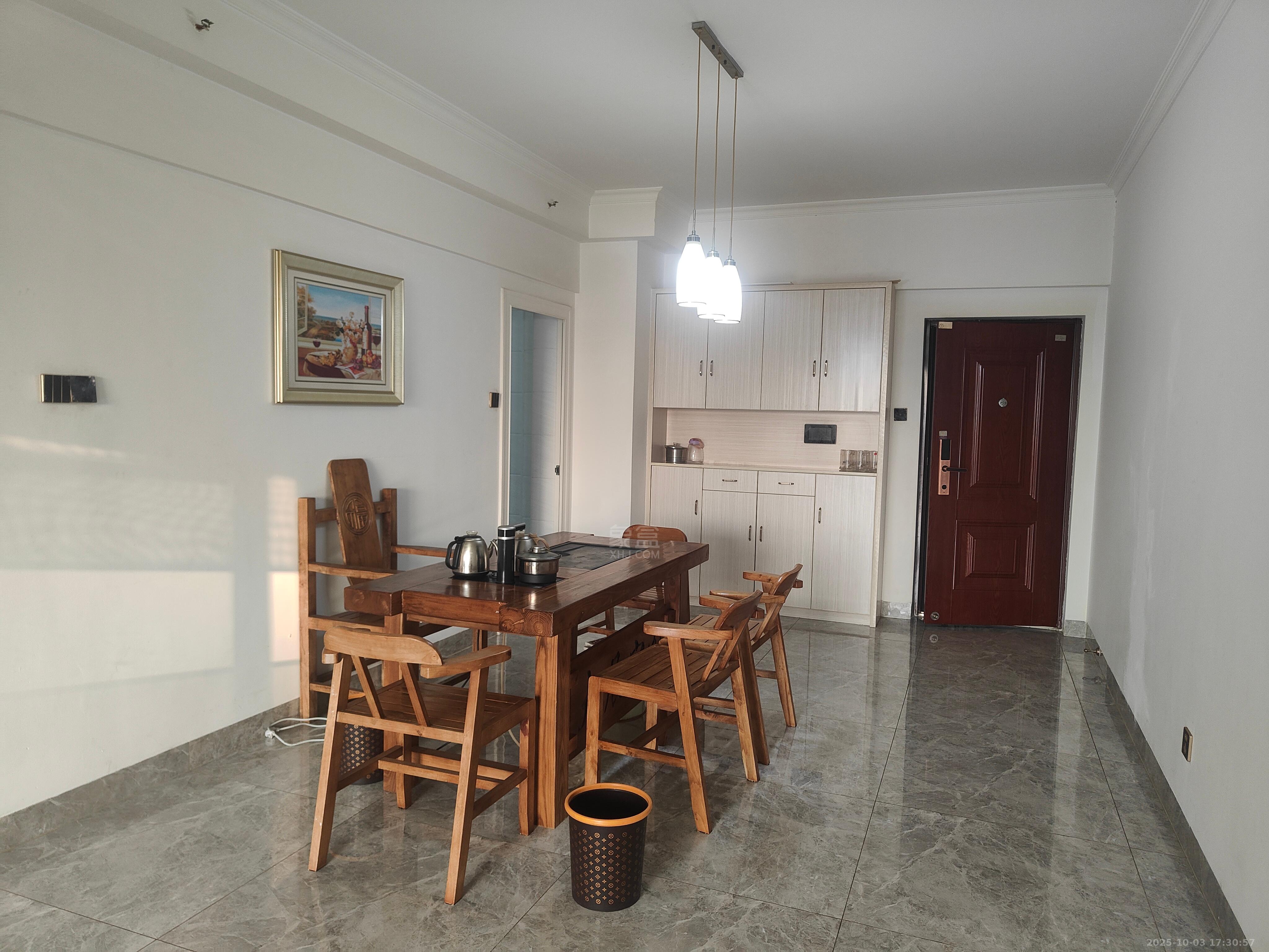 庐山春天  2室2厅1卫    2000.0元/月室内图