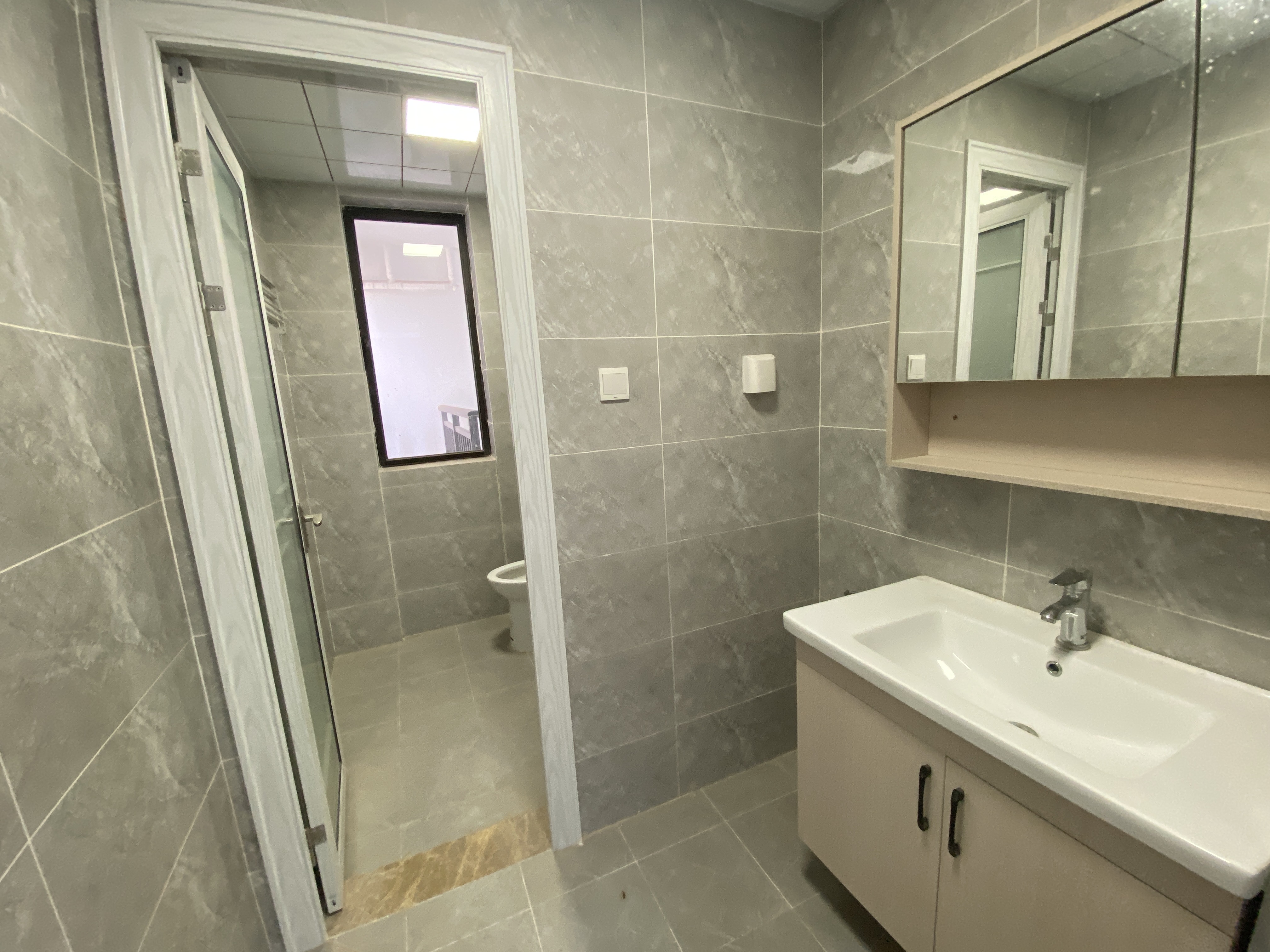 和风家园二期碧海居 3室2厅2卫 2800.0元/月 和风家园二期碧海居 3室2厅2卫 2800.0元/月室内图