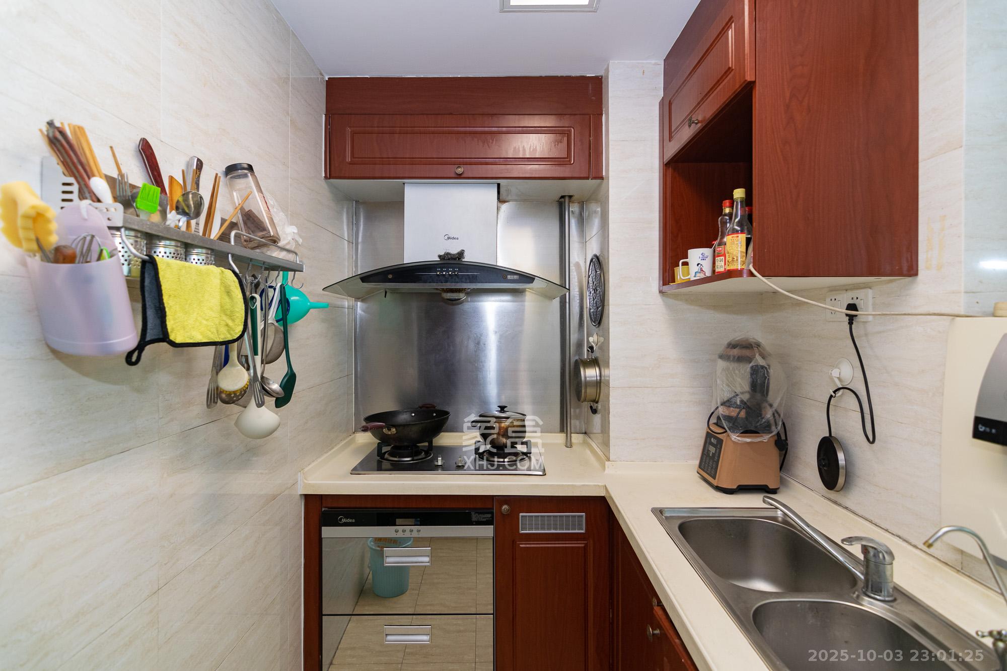 富基世纪公园  3室2厅1卫    58.8万厨房