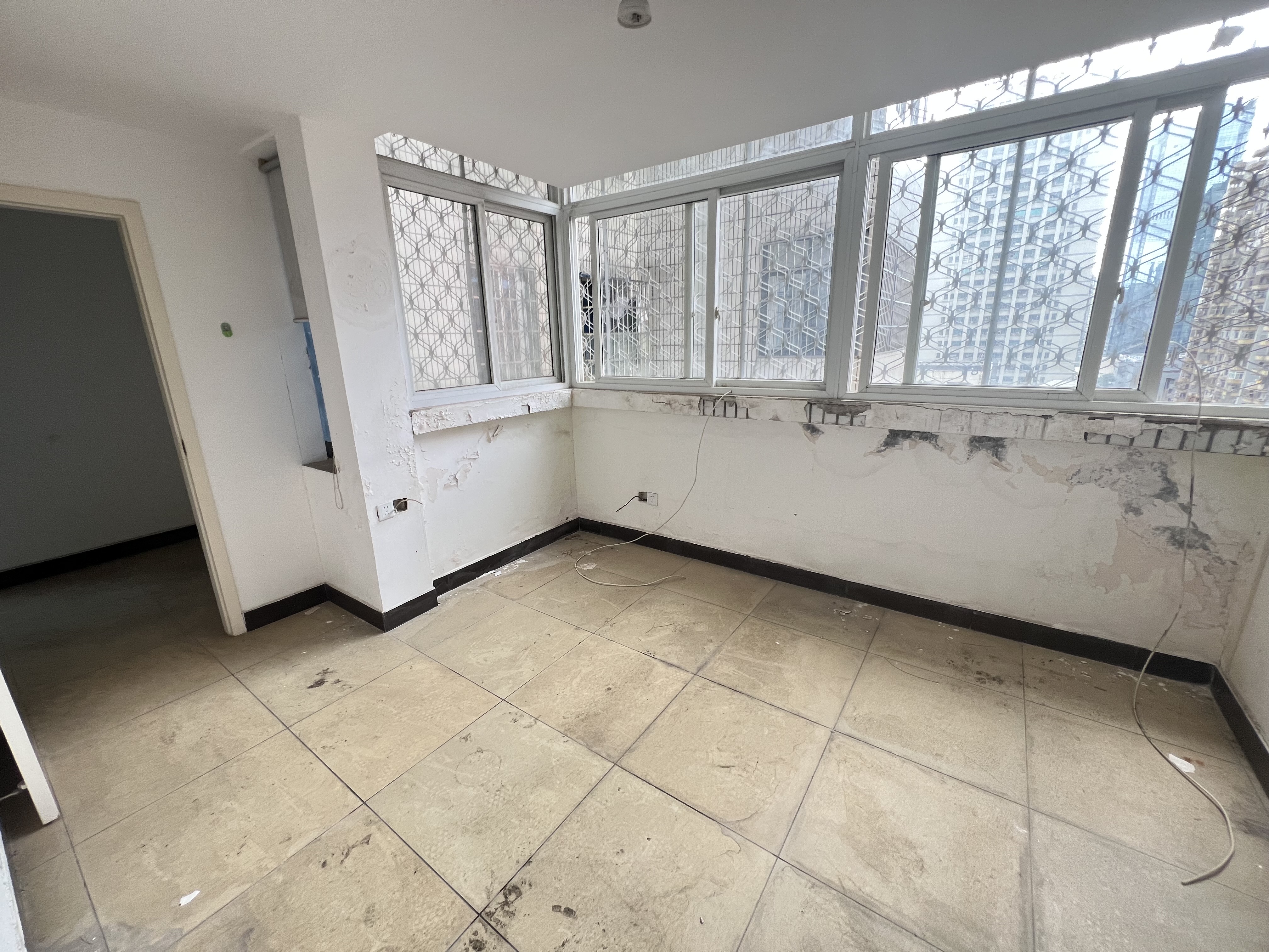 城中城  5室2厅2卫    2600.0元/月室内图