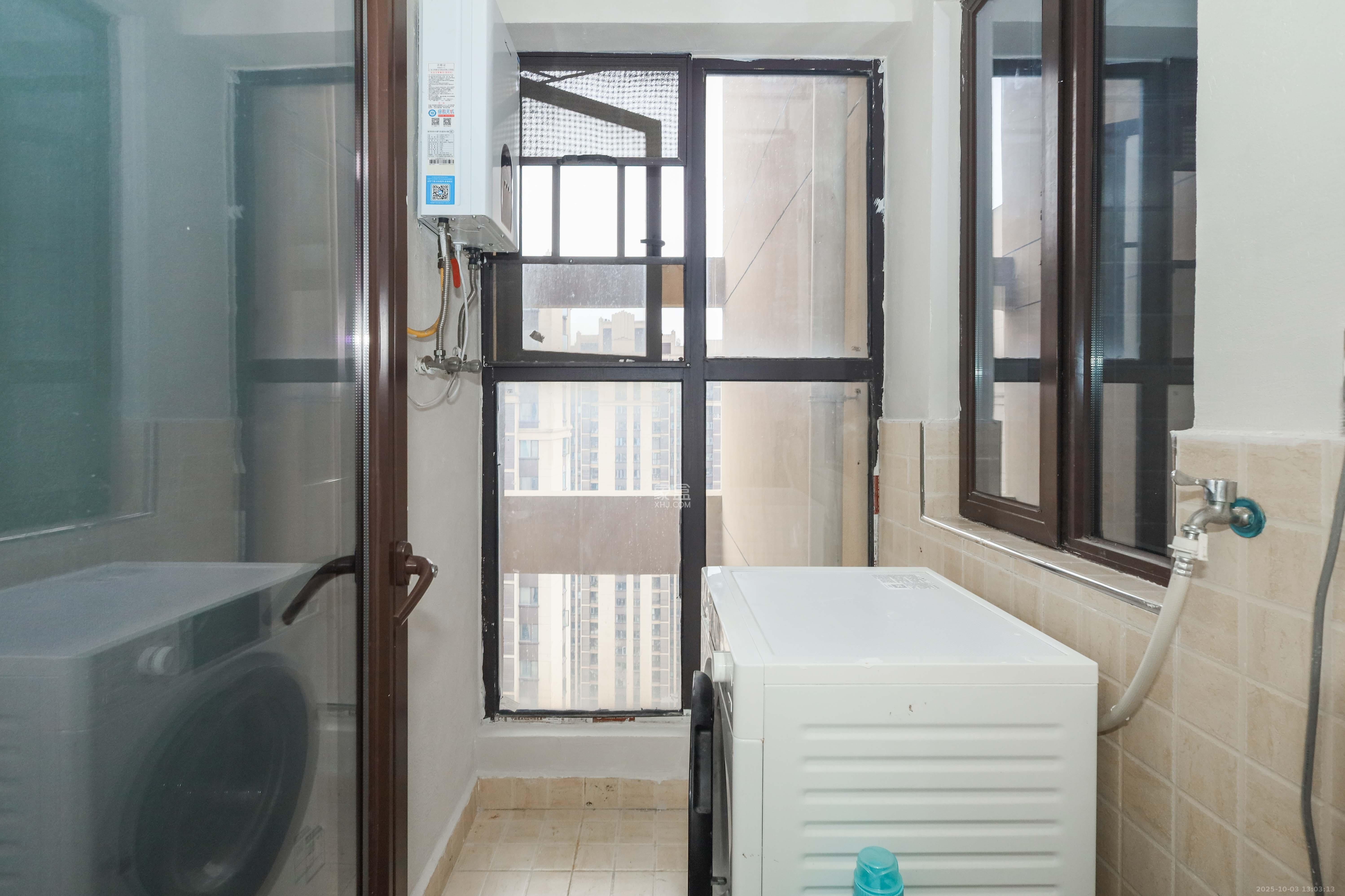 梅溪鑫苑名家 3室2厅1卫 82.0万 梅溪鑫苑名家 3室2厅1卫 82.0万阳台