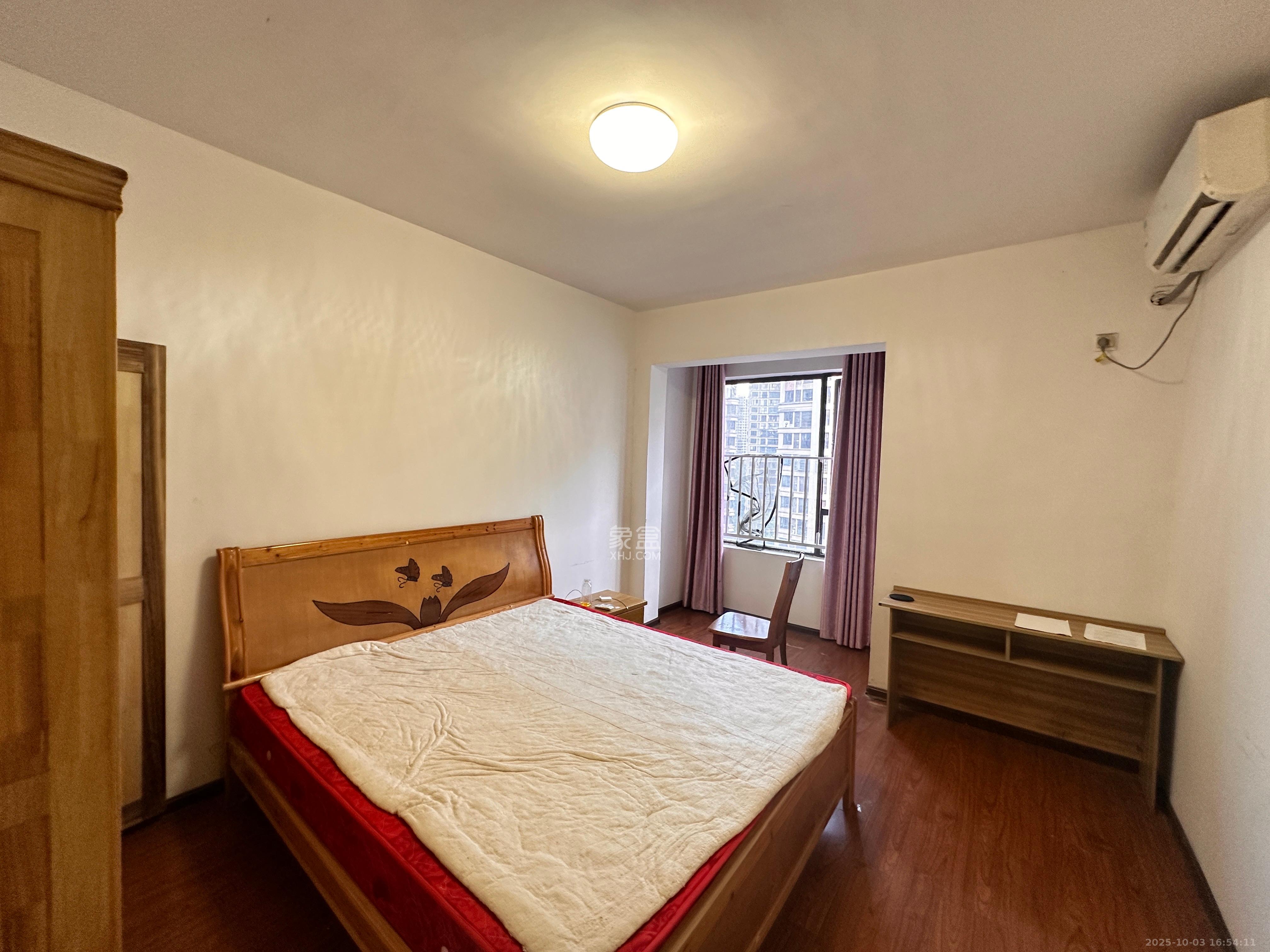 保利麓谷林语D区  3室2厅2卫    2400.0元/月