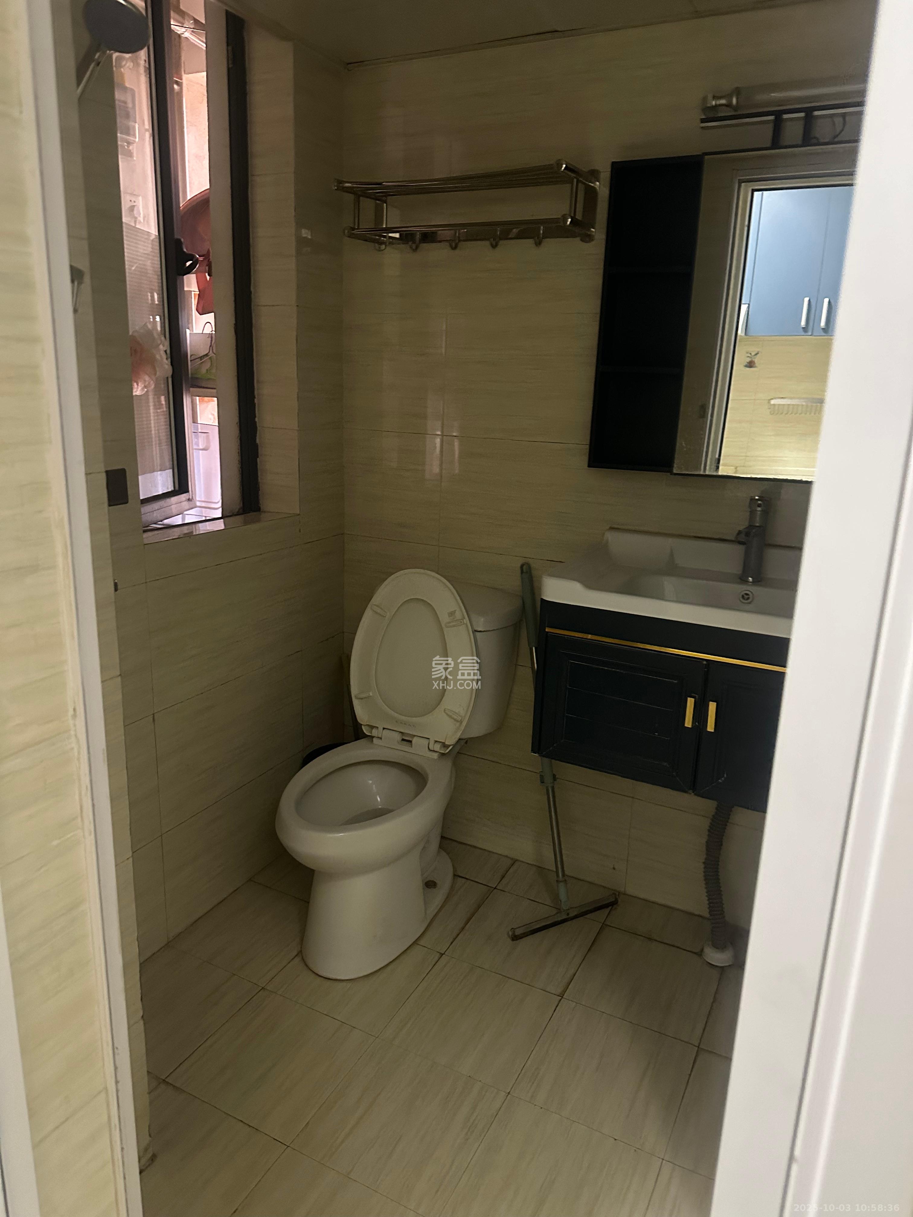 中建芙蓉工社  2室1厅1卫   1700.00元/月室内图