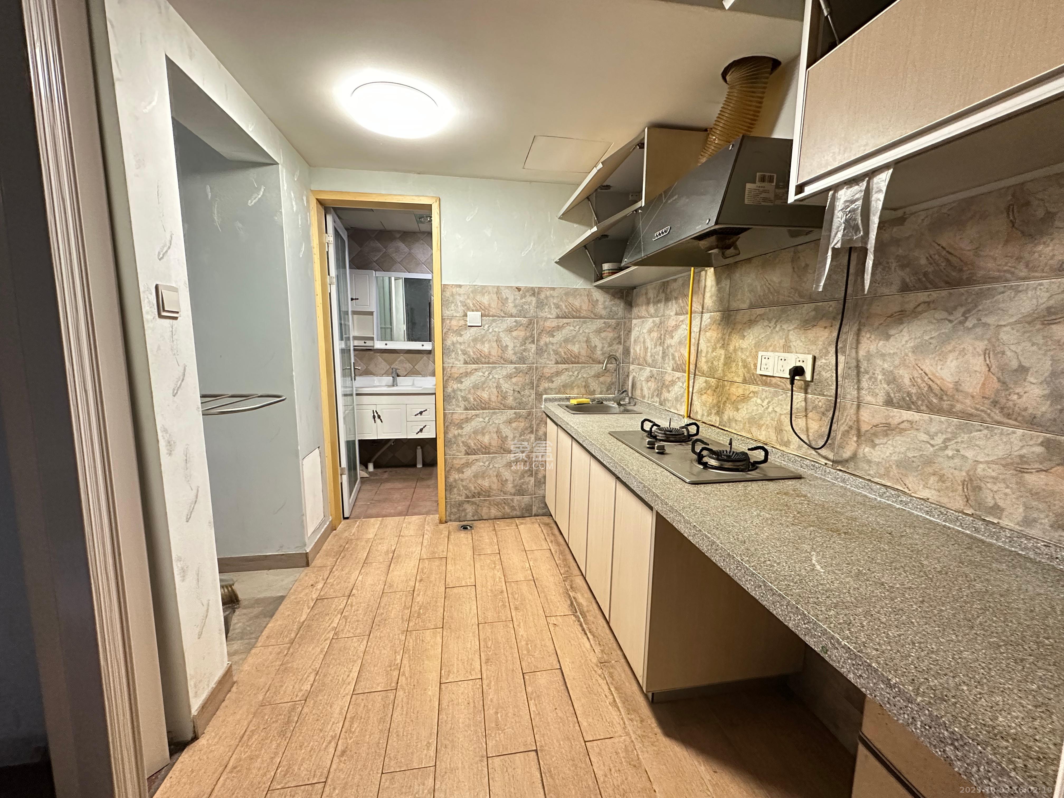 芙蓉蓉苑  1室1厅1卫    1500.0元/月 芙蓉蓉苑  1室1厅1卫    1500.0元/月室内图