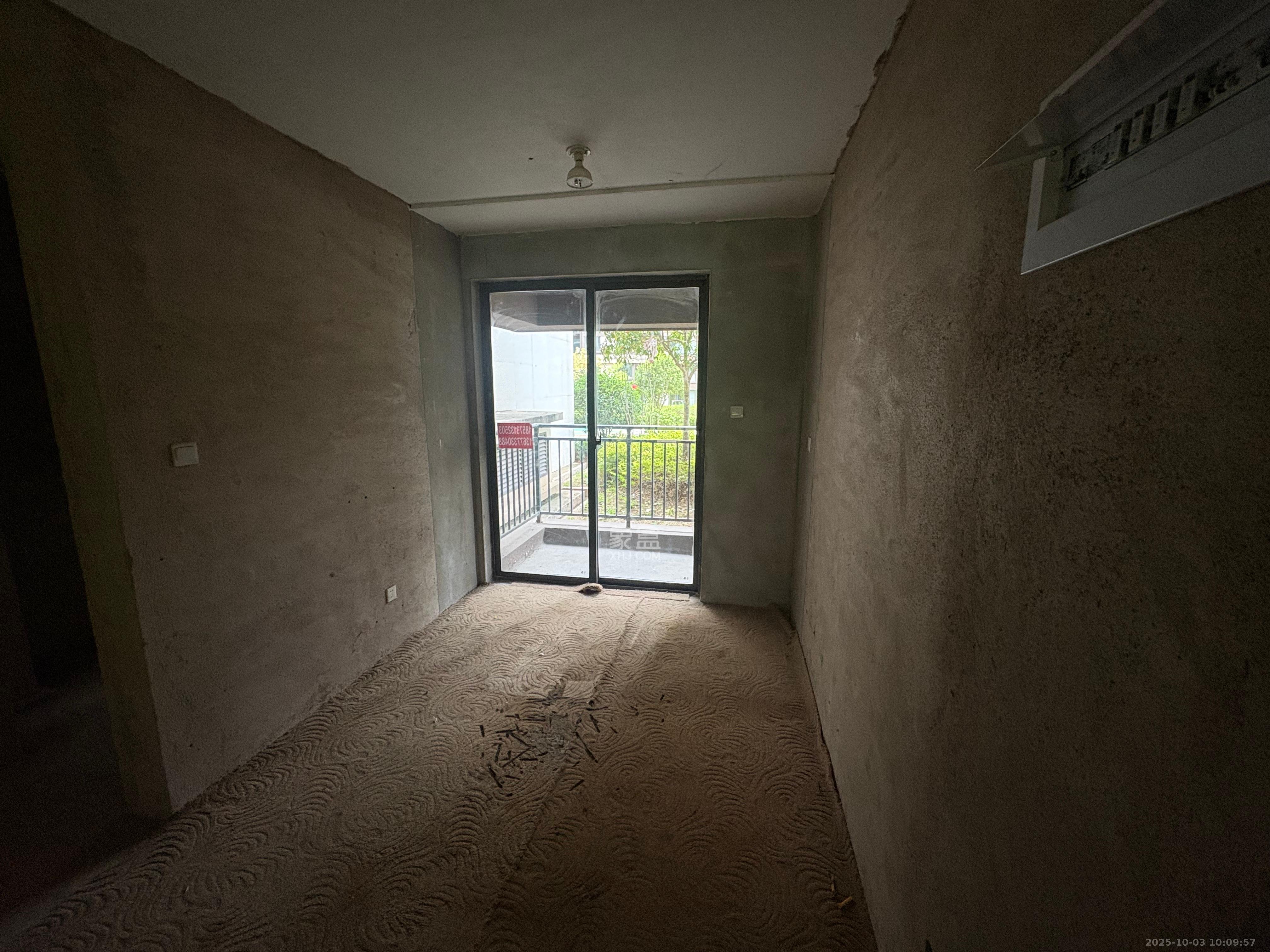 荣盛城 4室2厅2卫 1600.0元/月 荣盛城 4室2厅2卫 1600.0元/月室内图