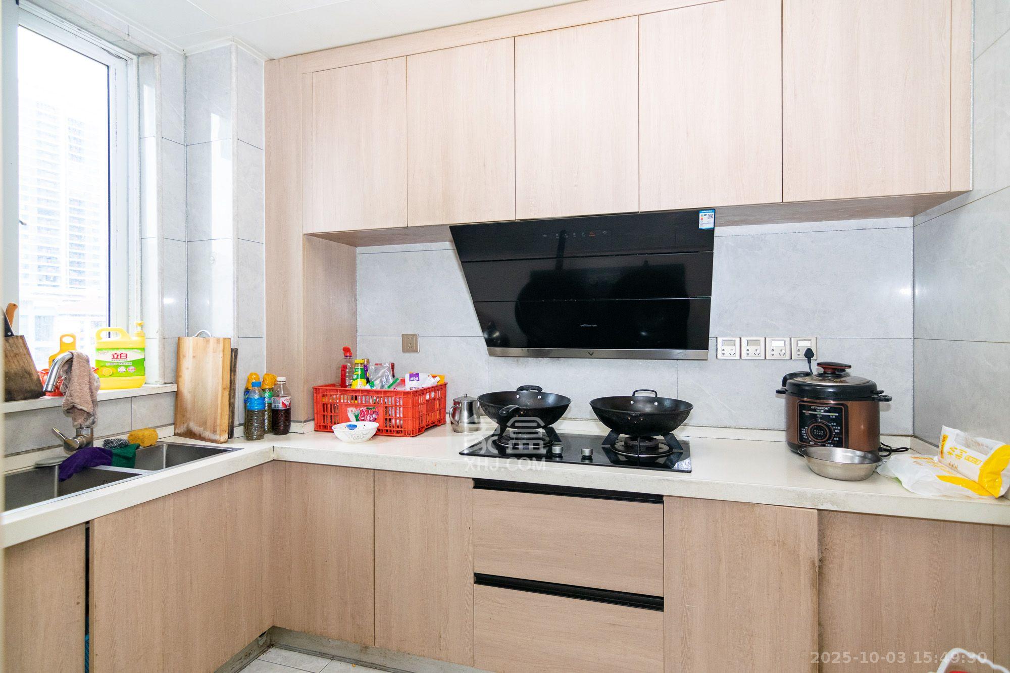 新华联梦想城 4室2厅2卫 2300.0元/月 新华联梦想城 4室2厅2卫 2300.0元/月室内图