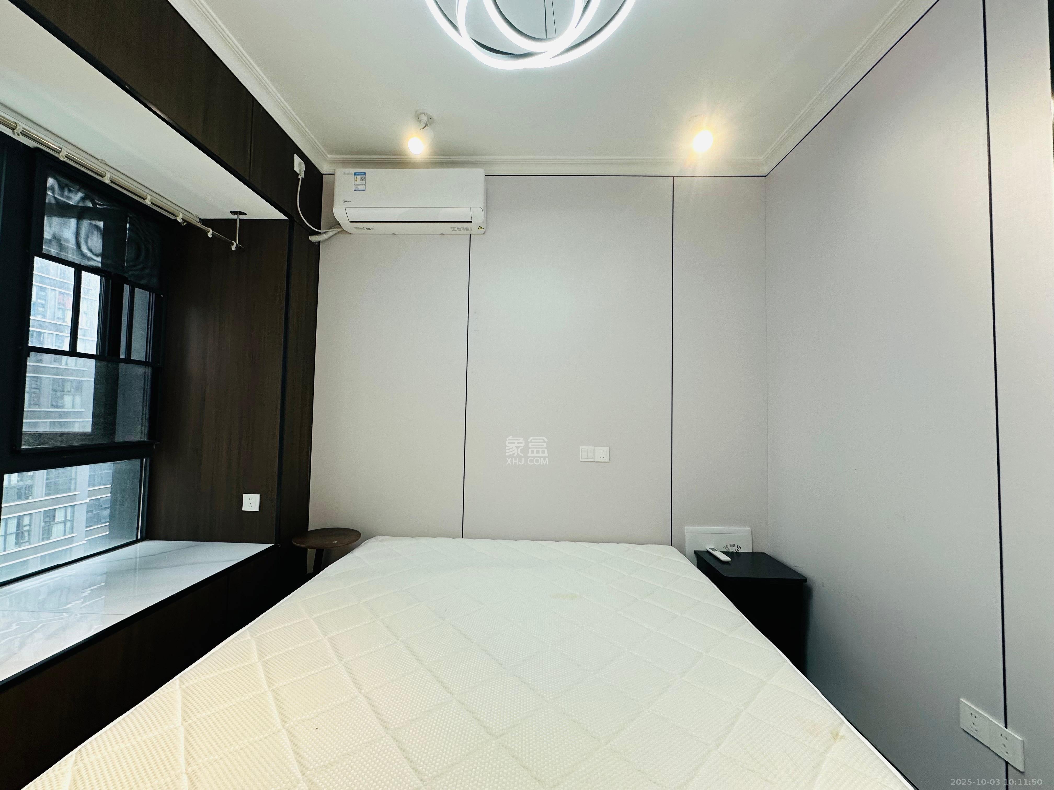 龙湖铂金岛  1室1厅1卫    1500.0元/月室内图